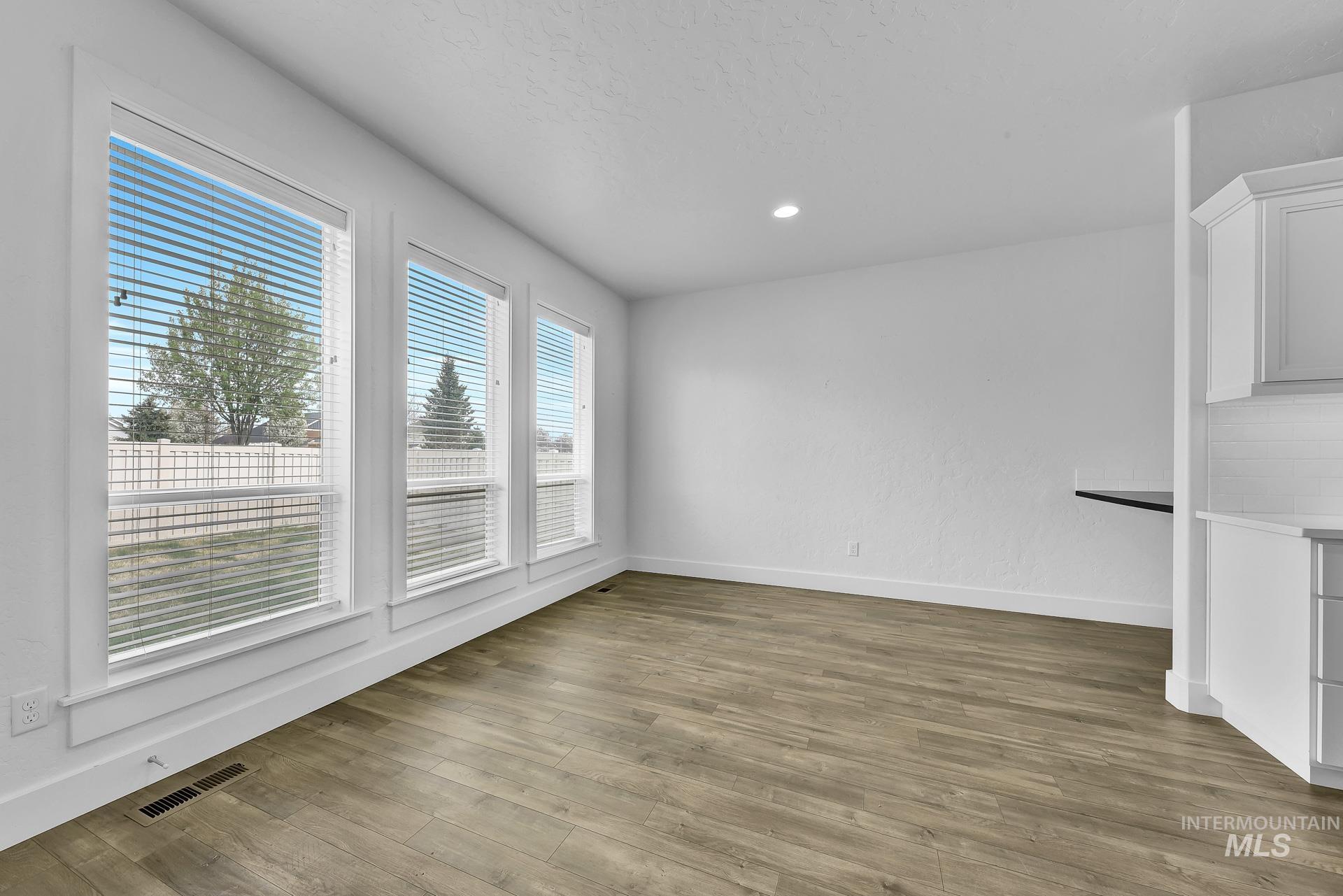 1734 Shoal Point Ave Property Photo 16