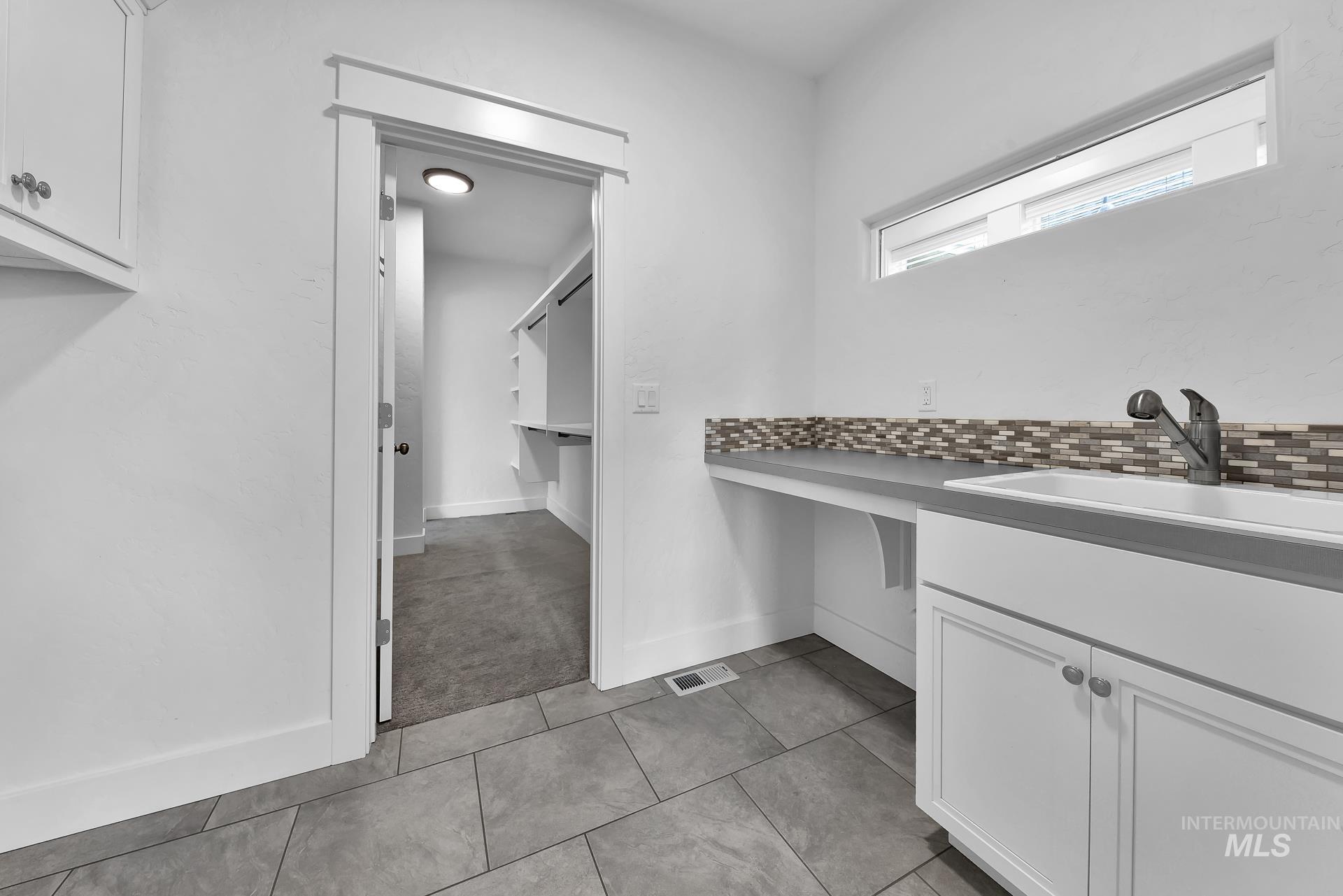 1734 Shoal Point Ave Property Photo 34