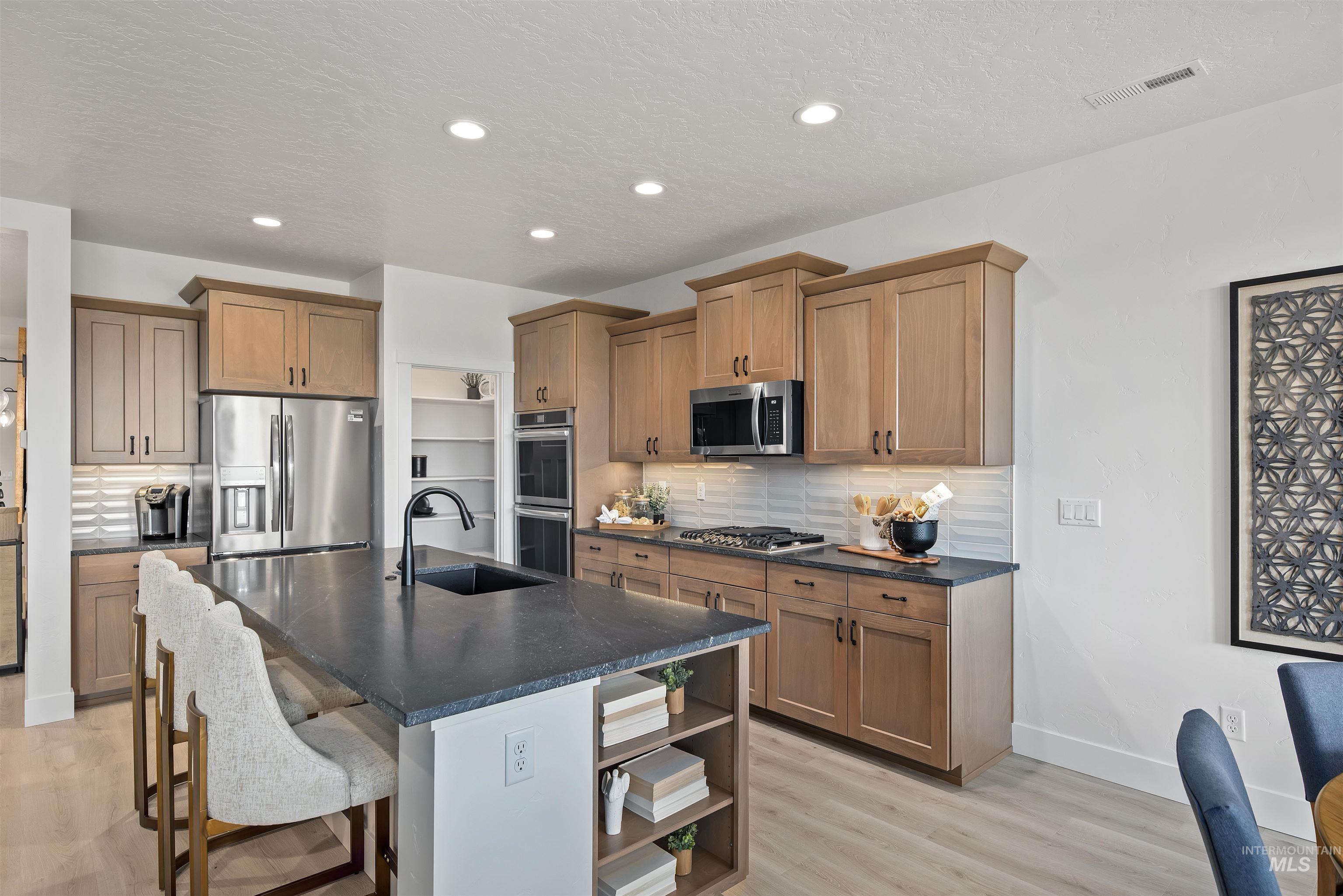 5792 N Chestnut Hill Way Property Photo 4