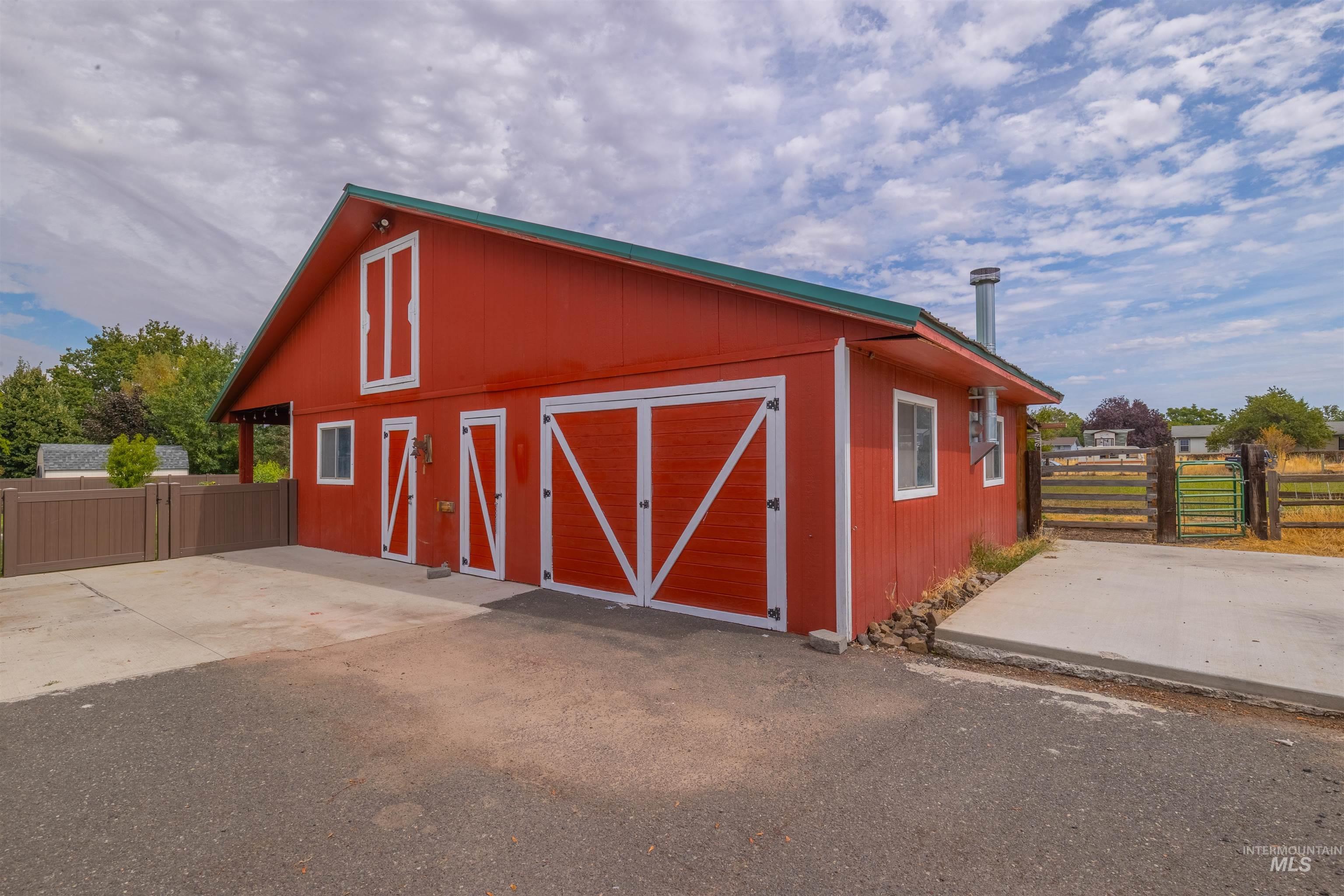 3211 4th Street Property Photo 4