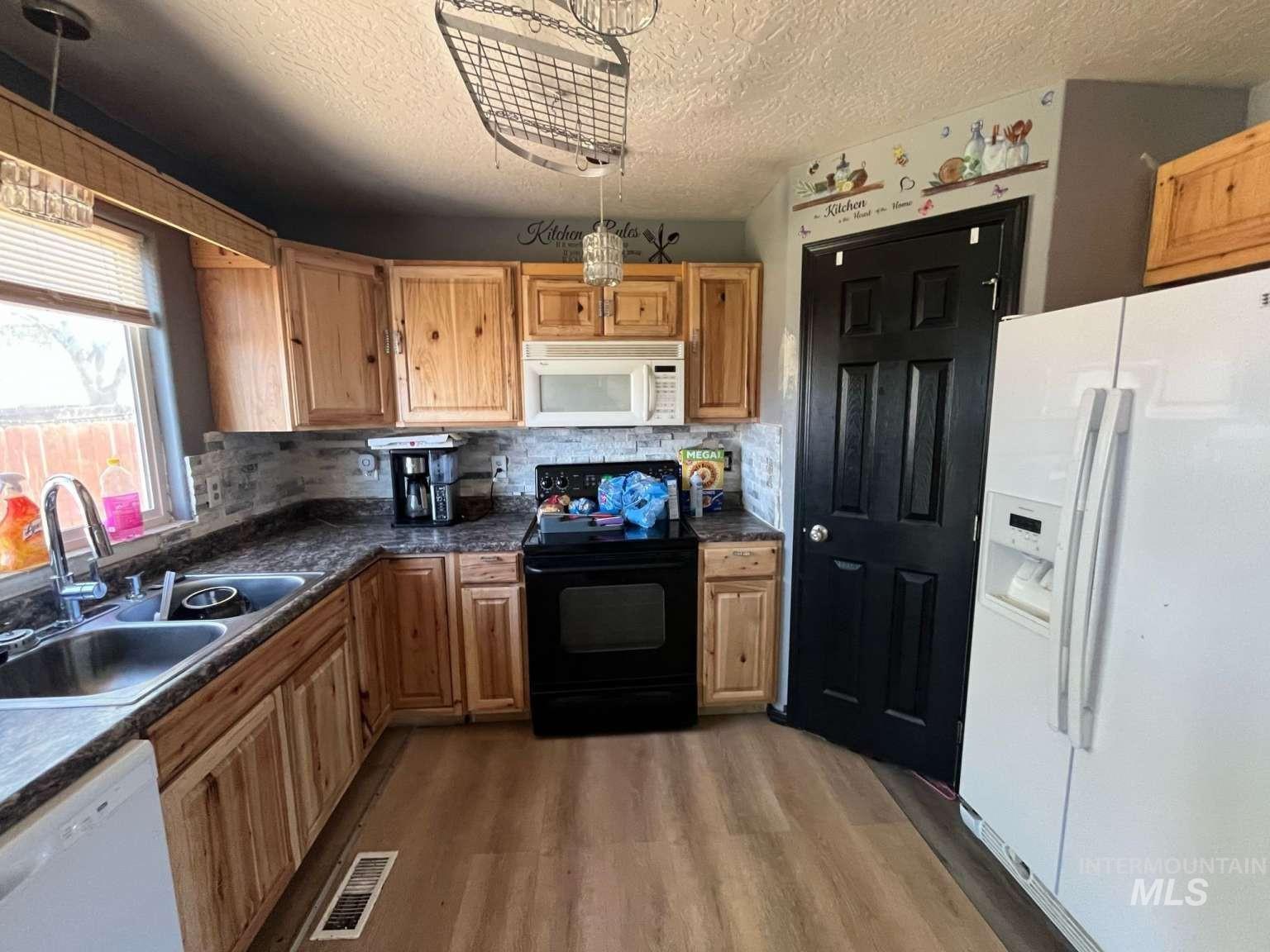 16572 Frisco Ave Property Photo 4