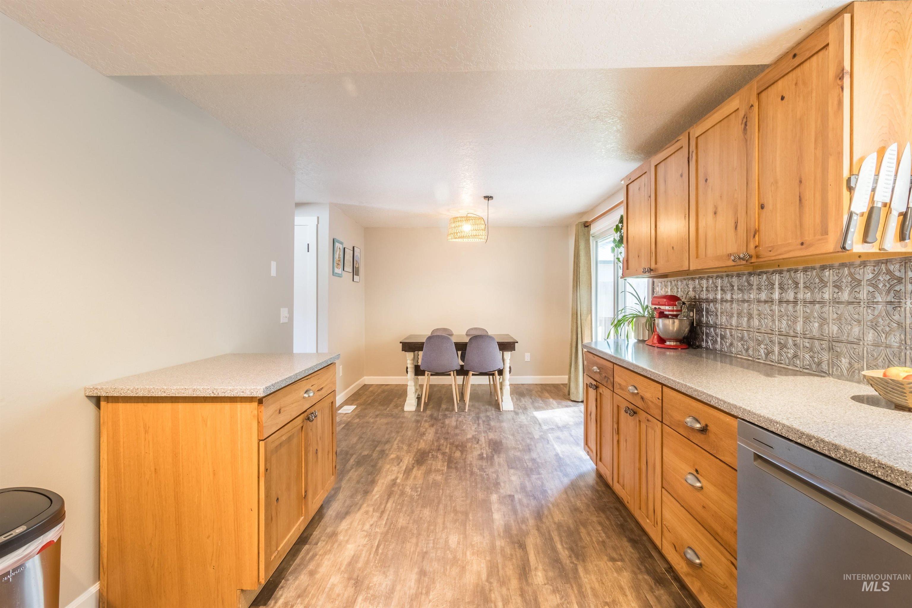 701 Bentz St. Property Photo 11