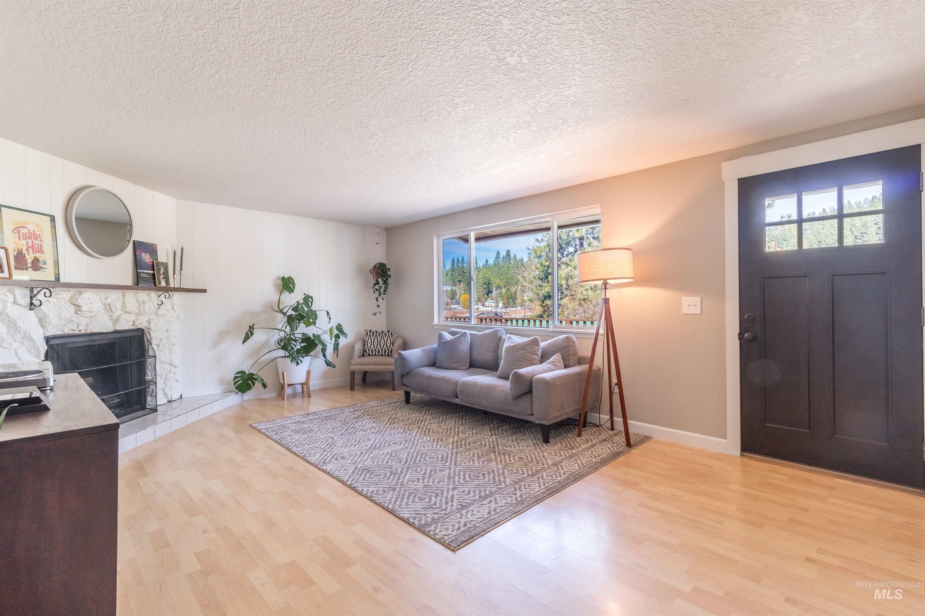 701 Bentz St. Property Photo 15
