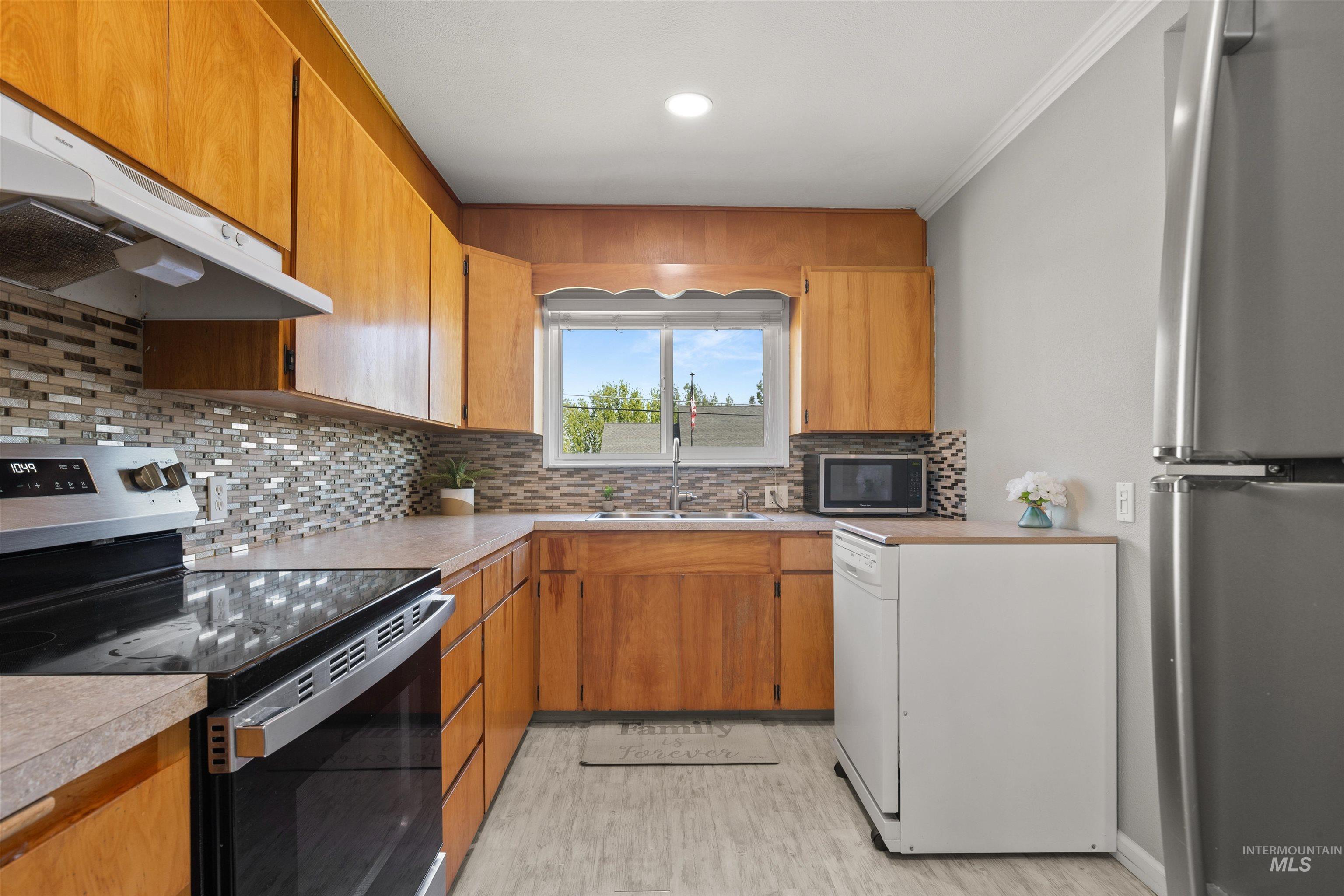 1924 Cedar Avenue Property Photo 8