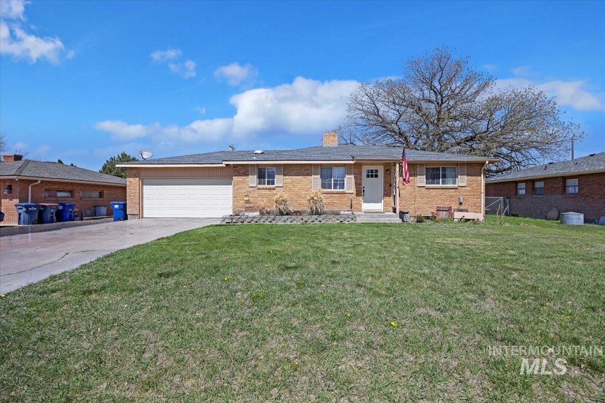 1435 Lawndale Property Photo 1