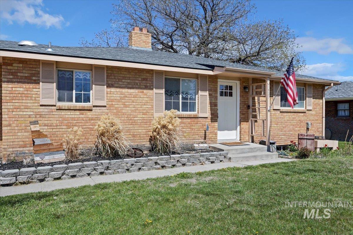 1435 Lawndale Property Photo 2