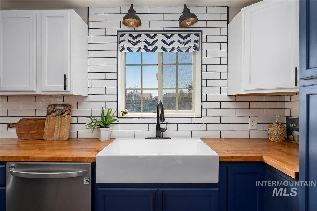 1435 Lawndale Property Photo 4