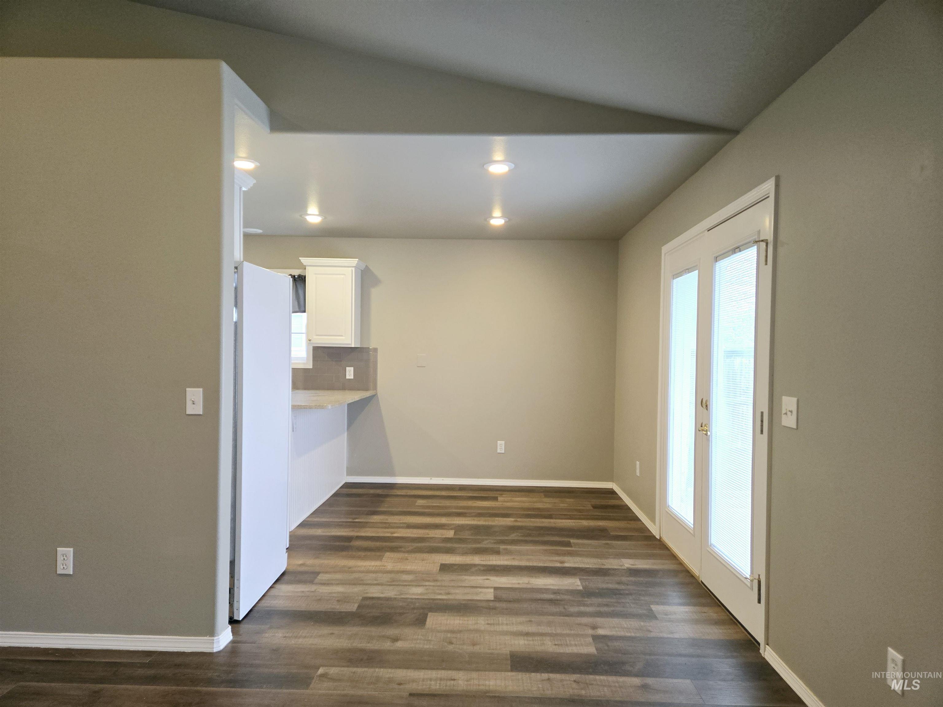 2568 Idaho Ave. Property Photo 2