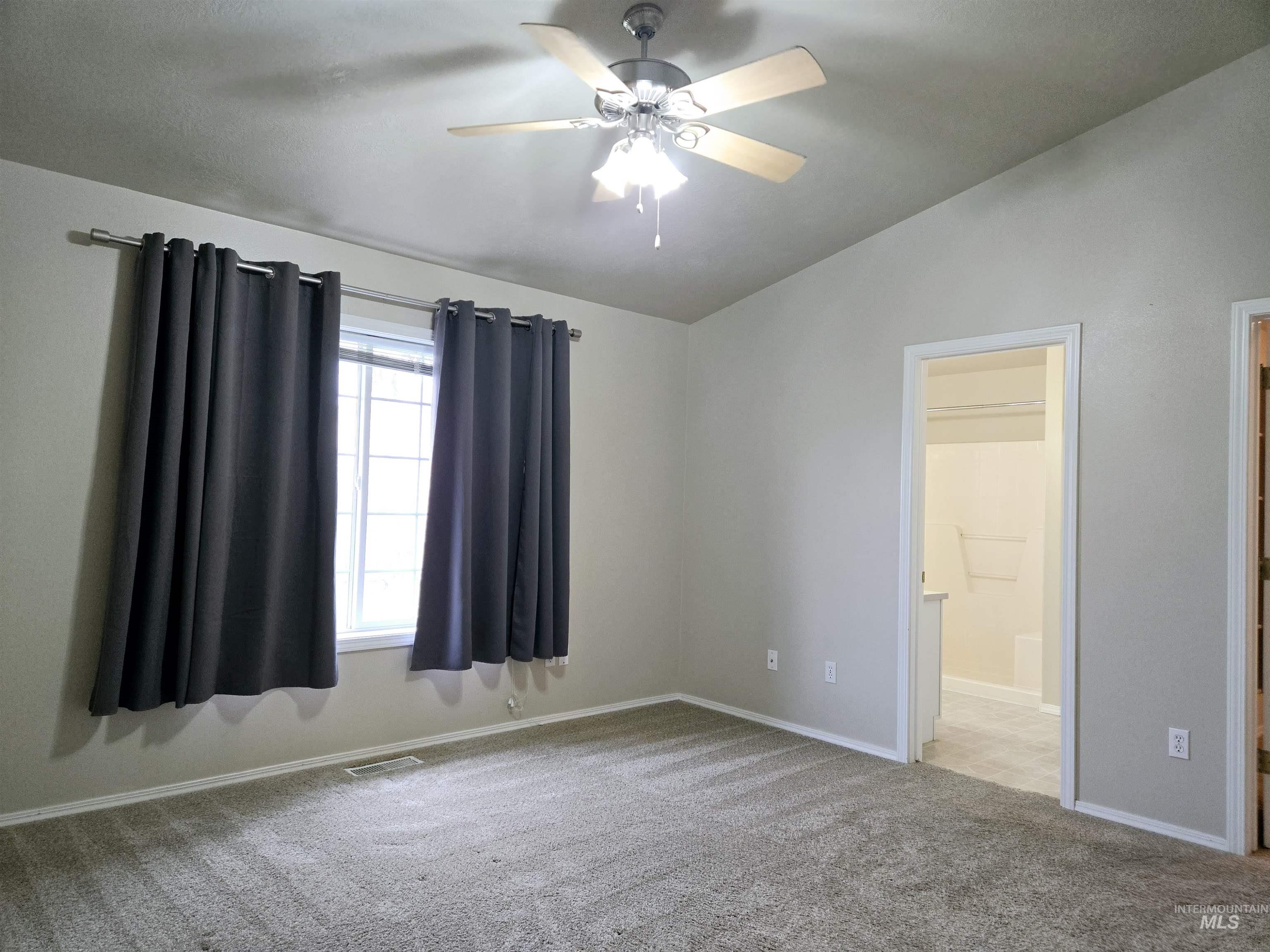 2568 Idaho Ave. Property Photo 8