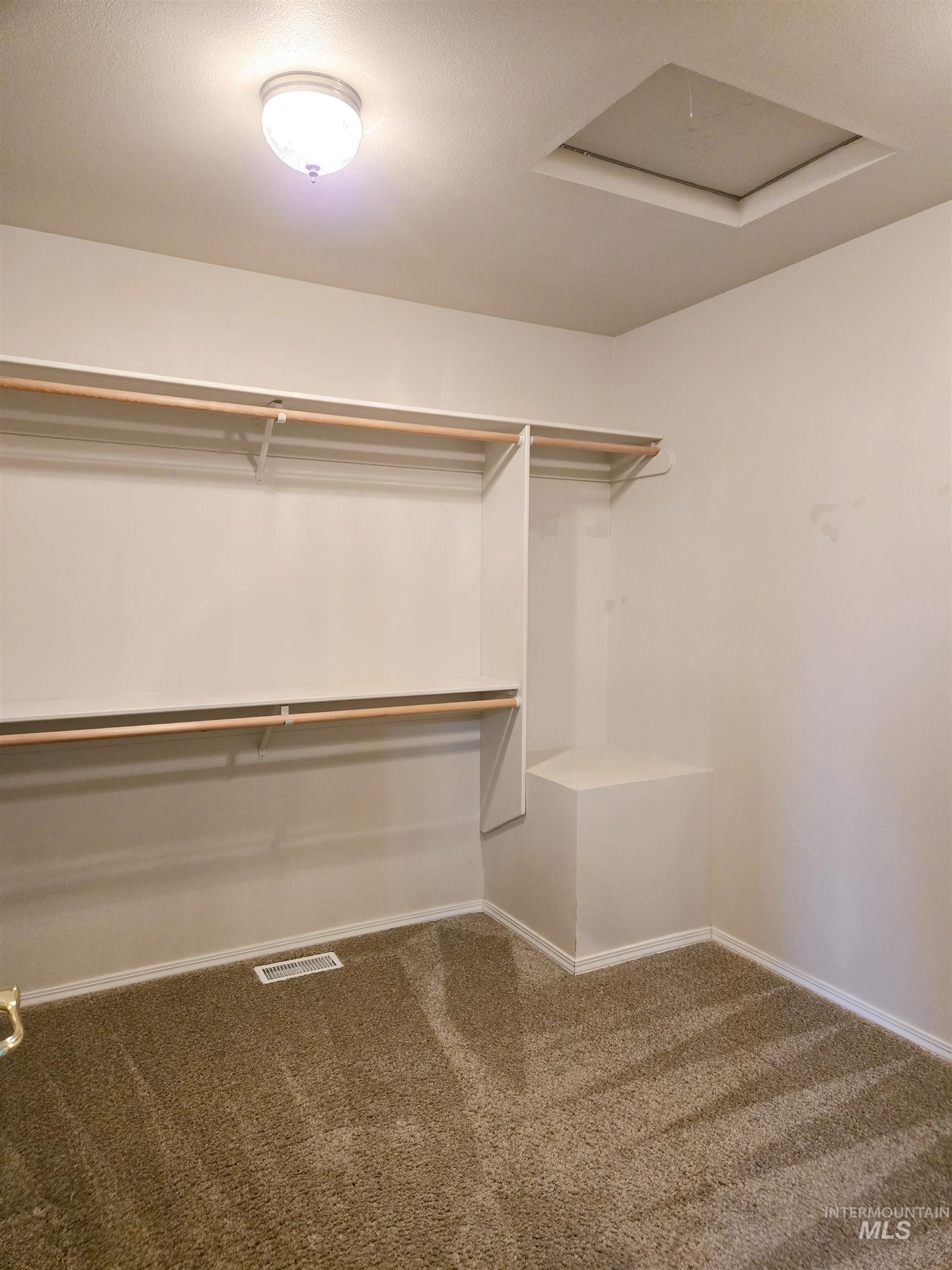 2568 Idaho Ave. Property Photo 9