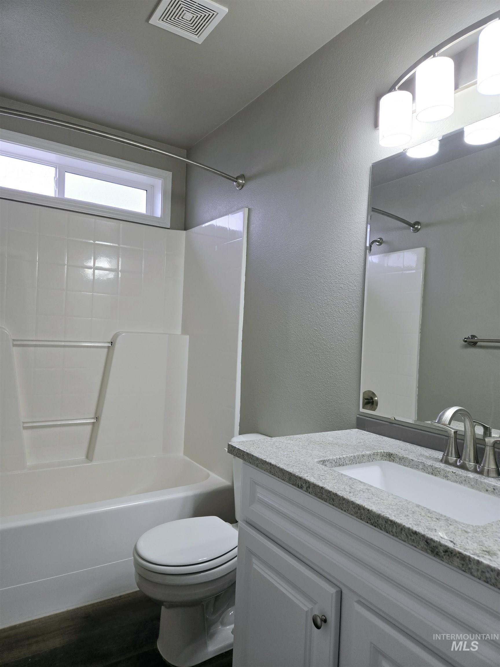2568 Idaho Ave. Property Photo 14