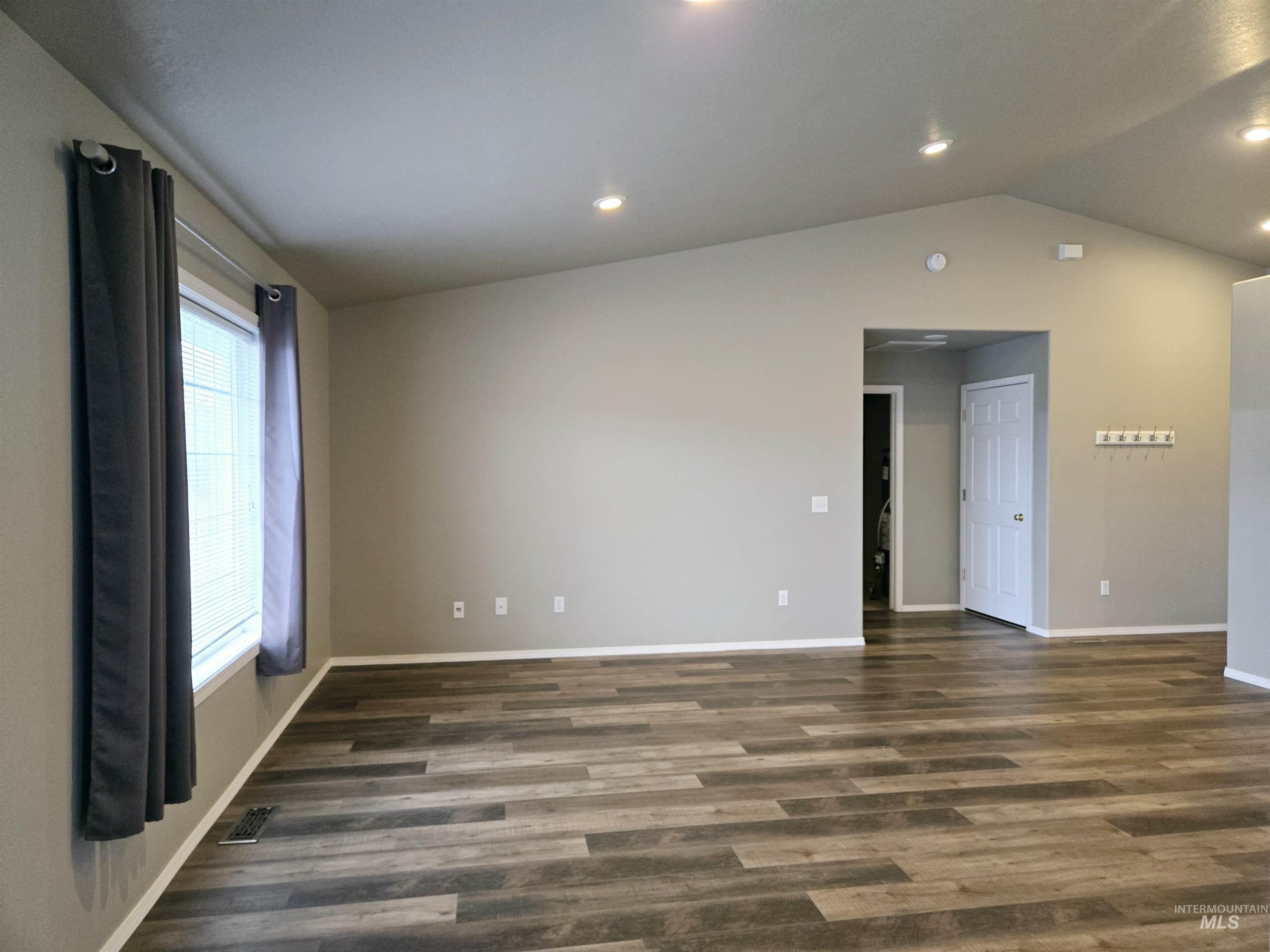 2568 Idaho Ave. Property Photo 15