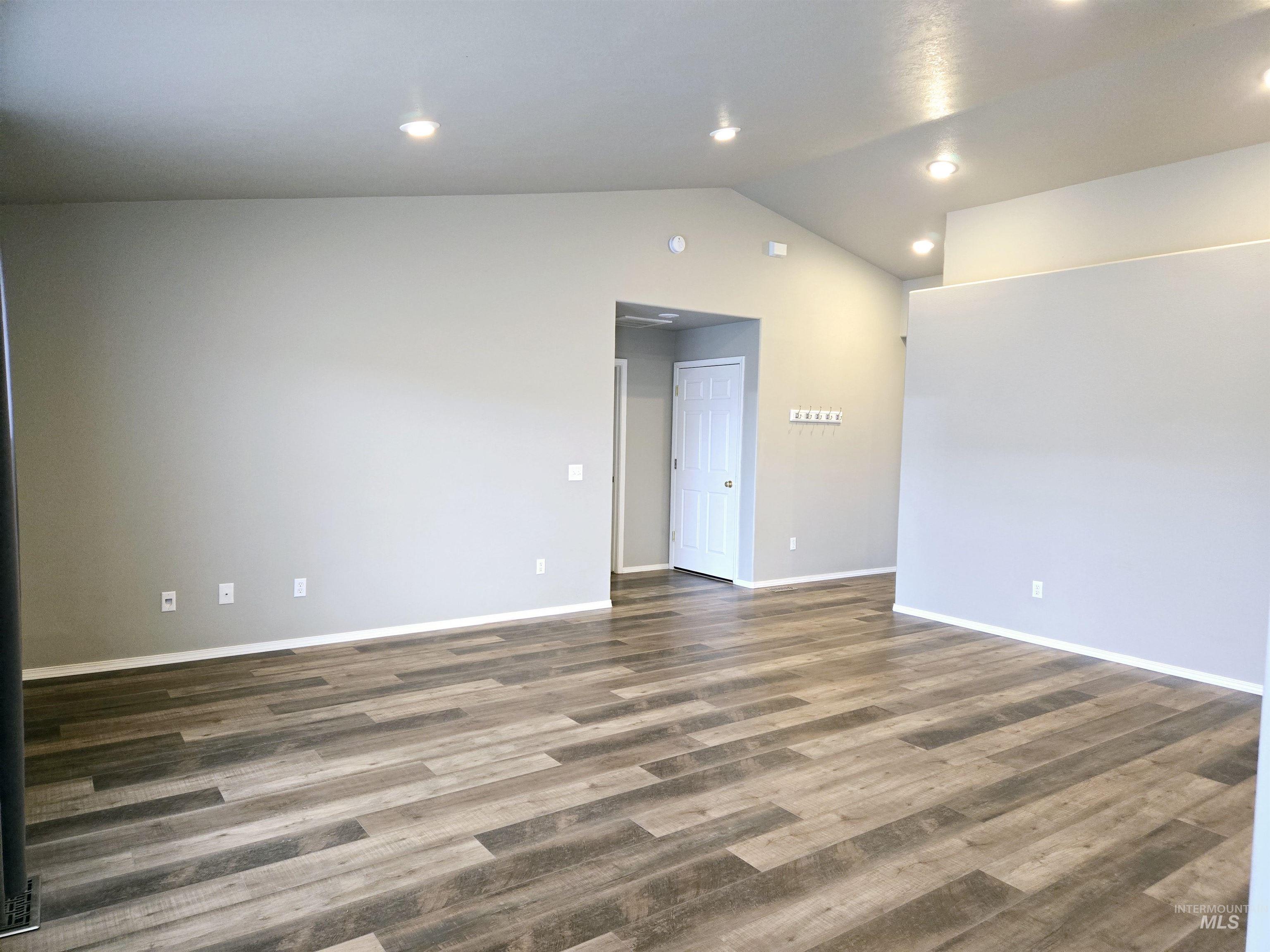 2568 Idaho Ave. Property Photo 16