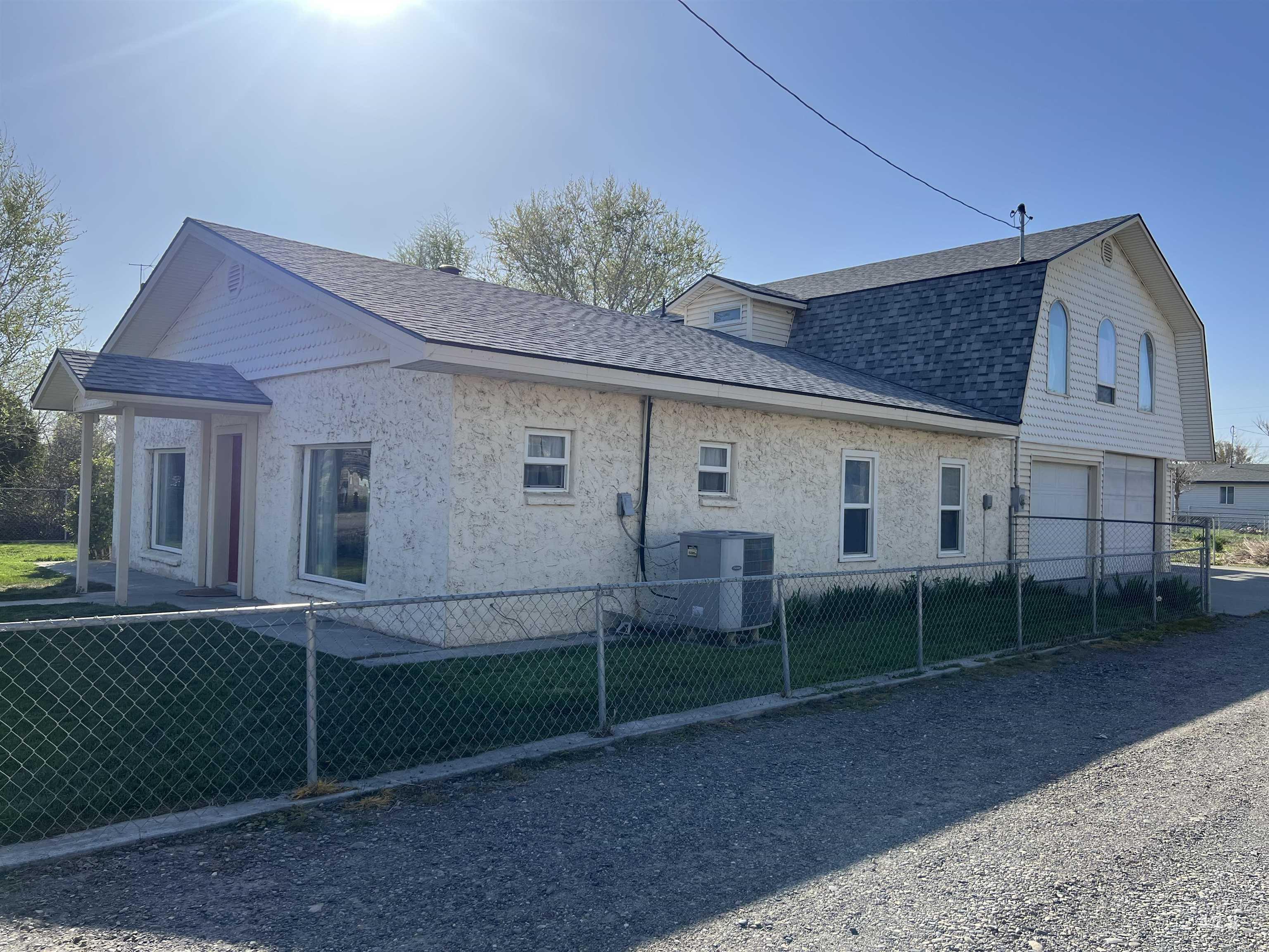 140 3rd Street Property Photo 3