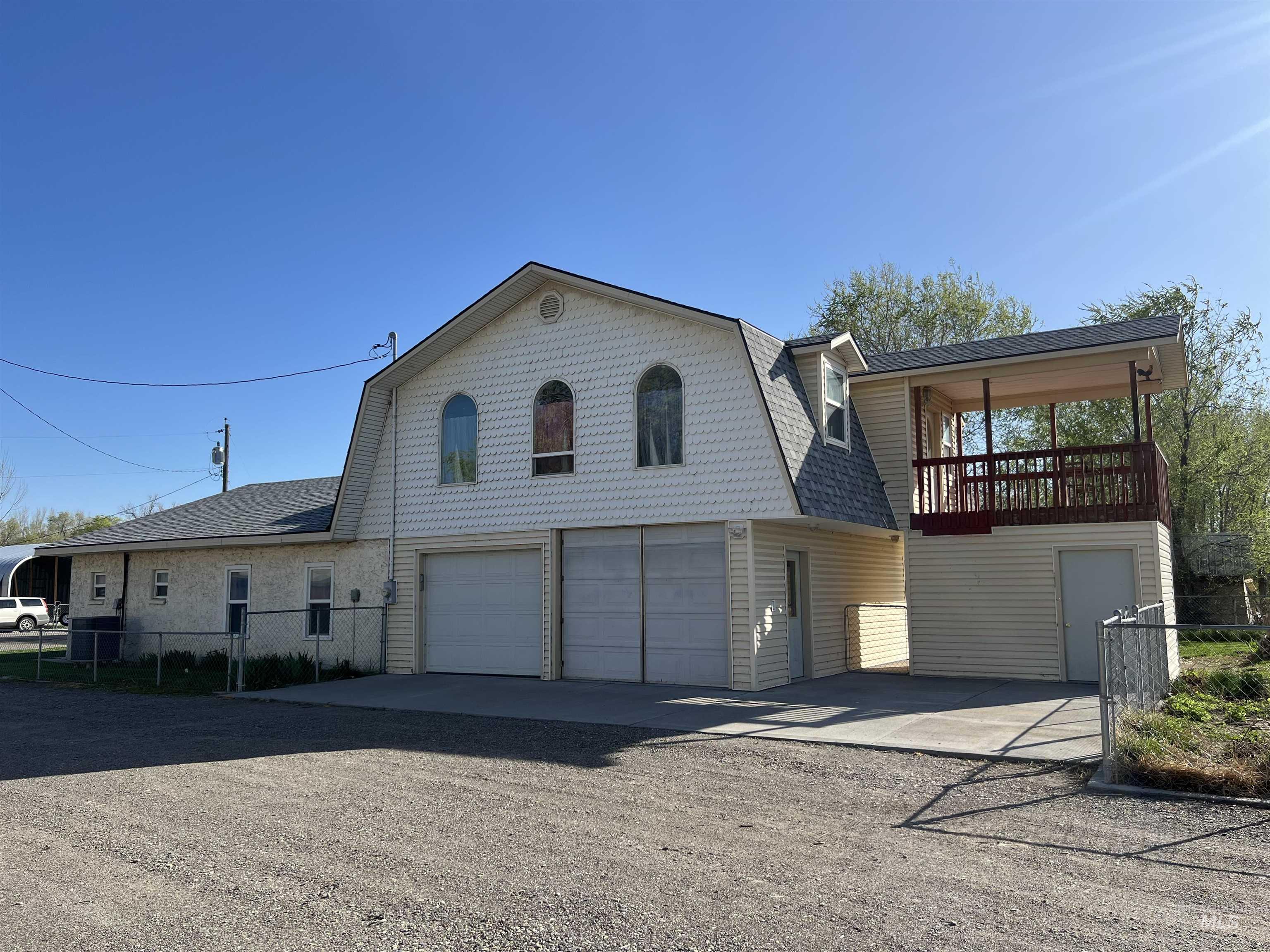 140 3rd Street Property Photo 4
