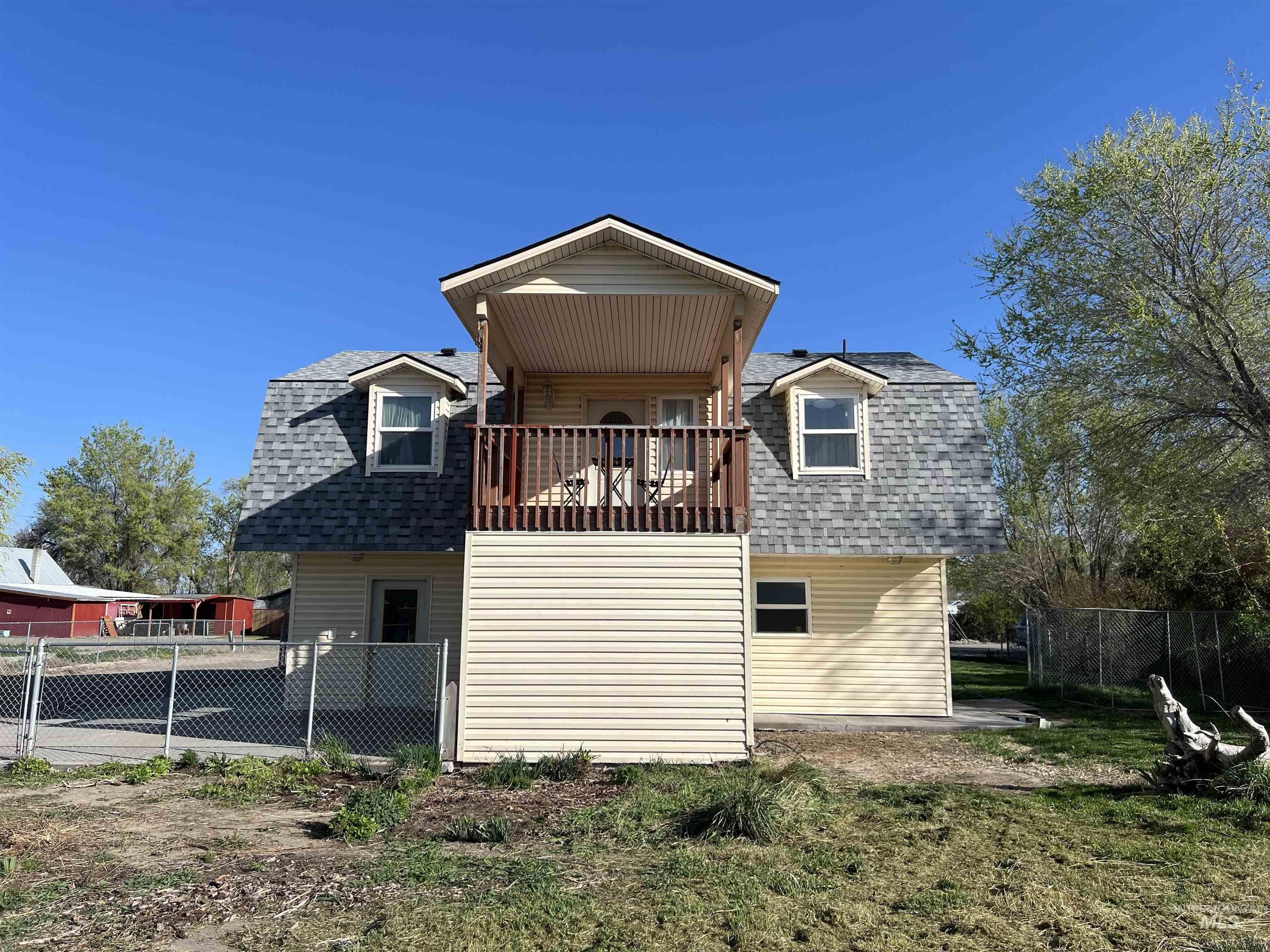 140 3rd Street Property Photo 5