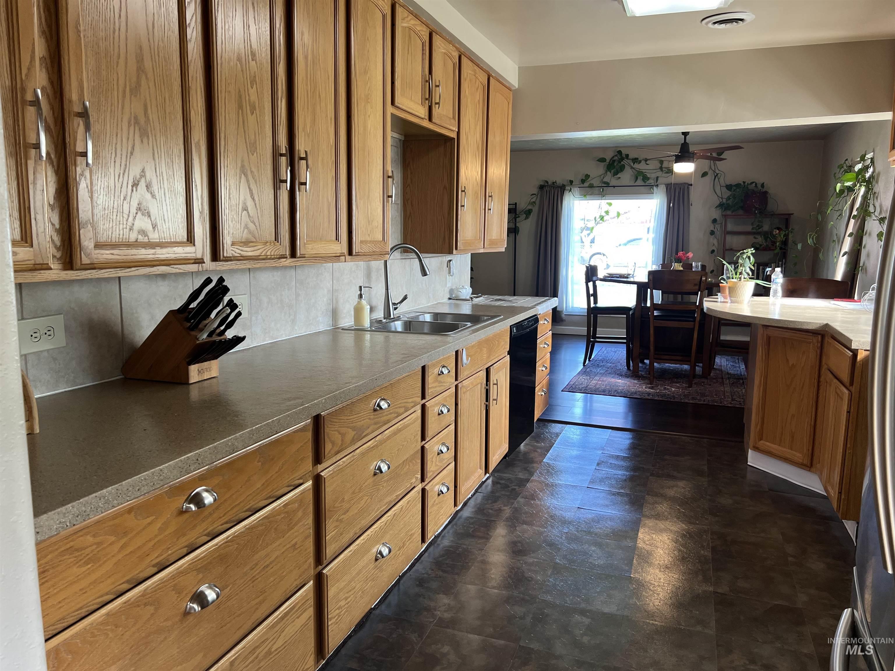 140 3rd Street Property Photo 18