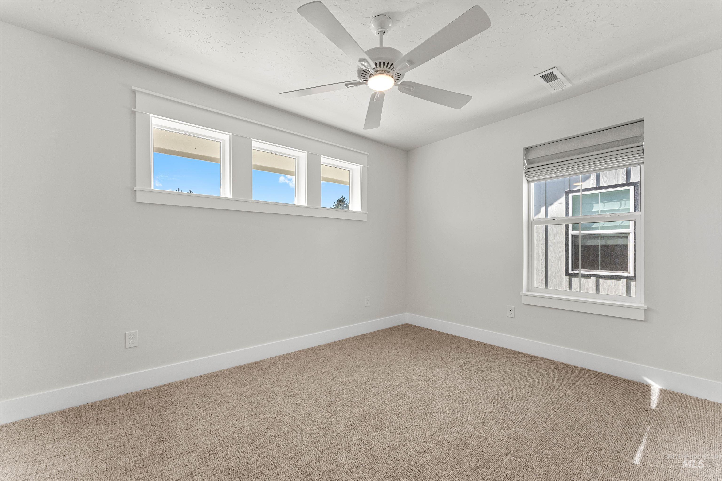 4823 N Mitchell St Property Photo 17