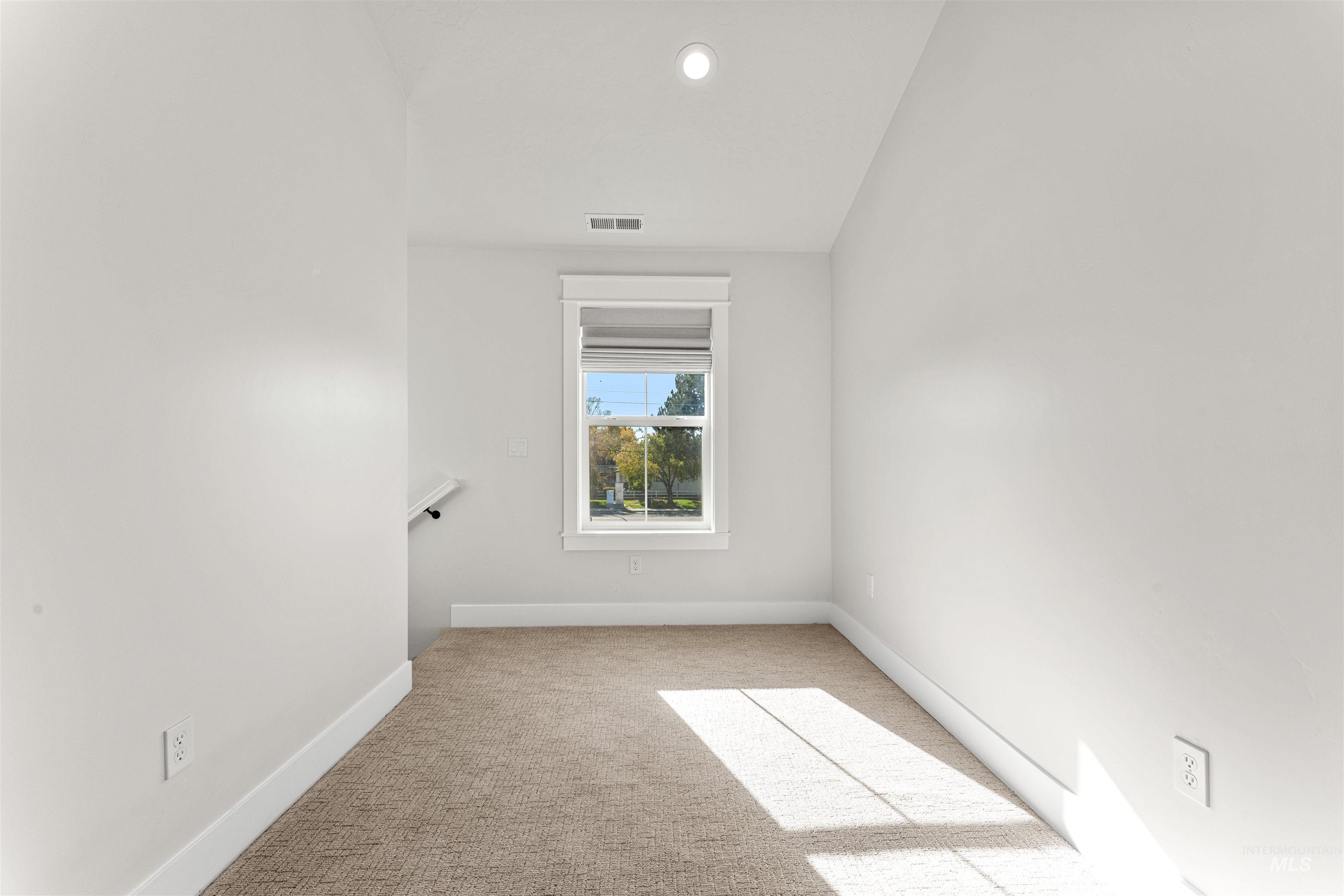 4823 N Mitchell St Property Photo 22