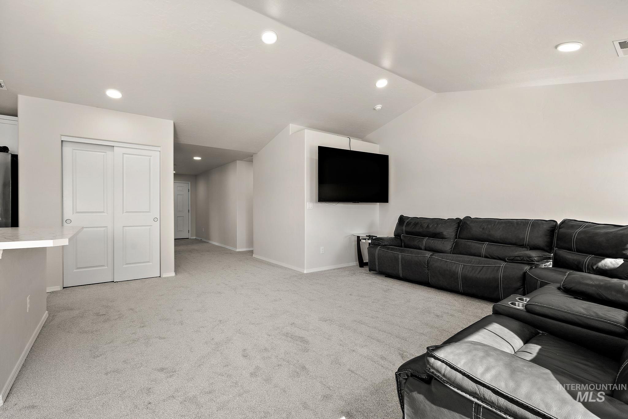 11347 Nora Property Photo 5