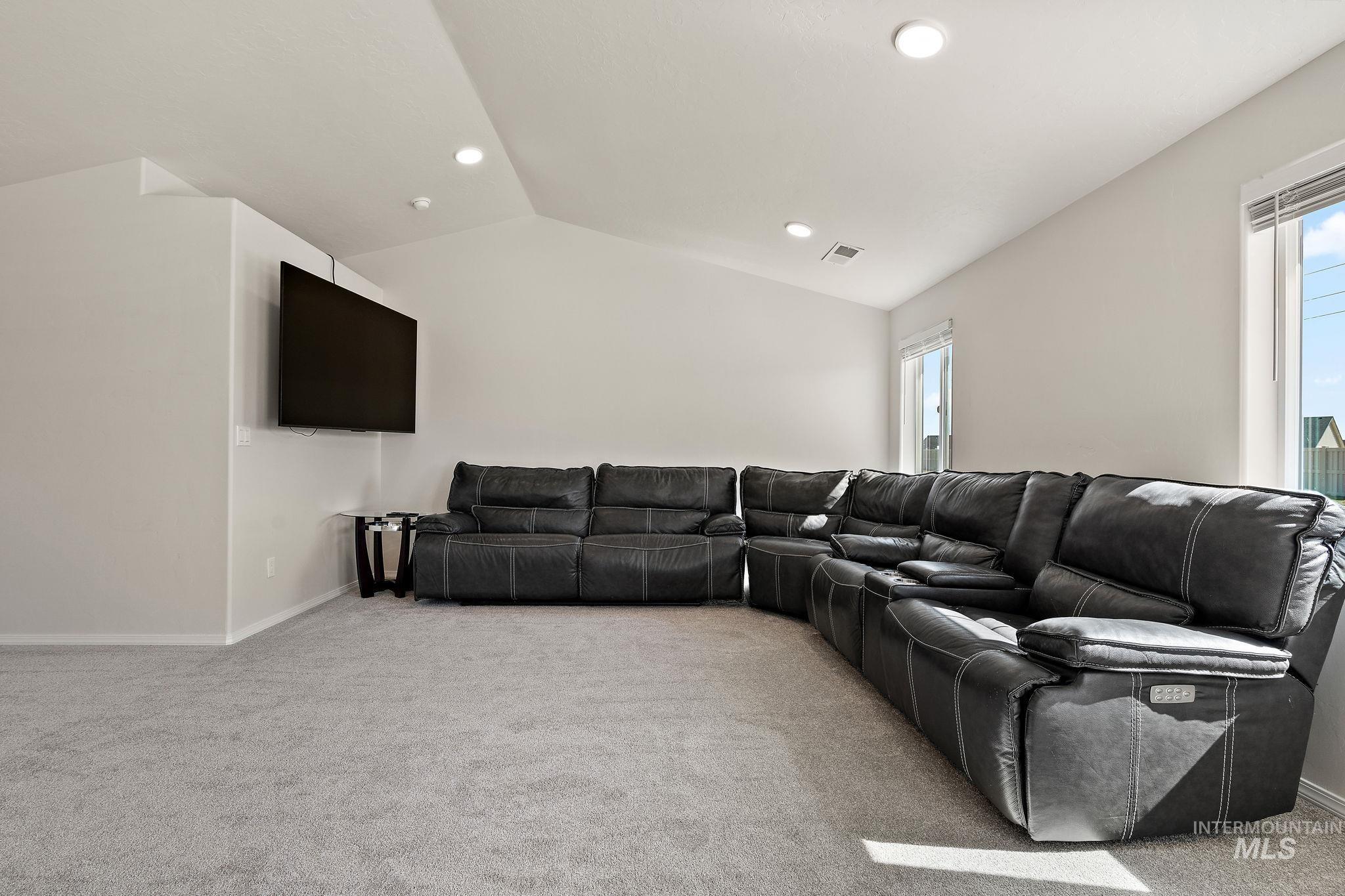 11347 Nora Property Photo 6
