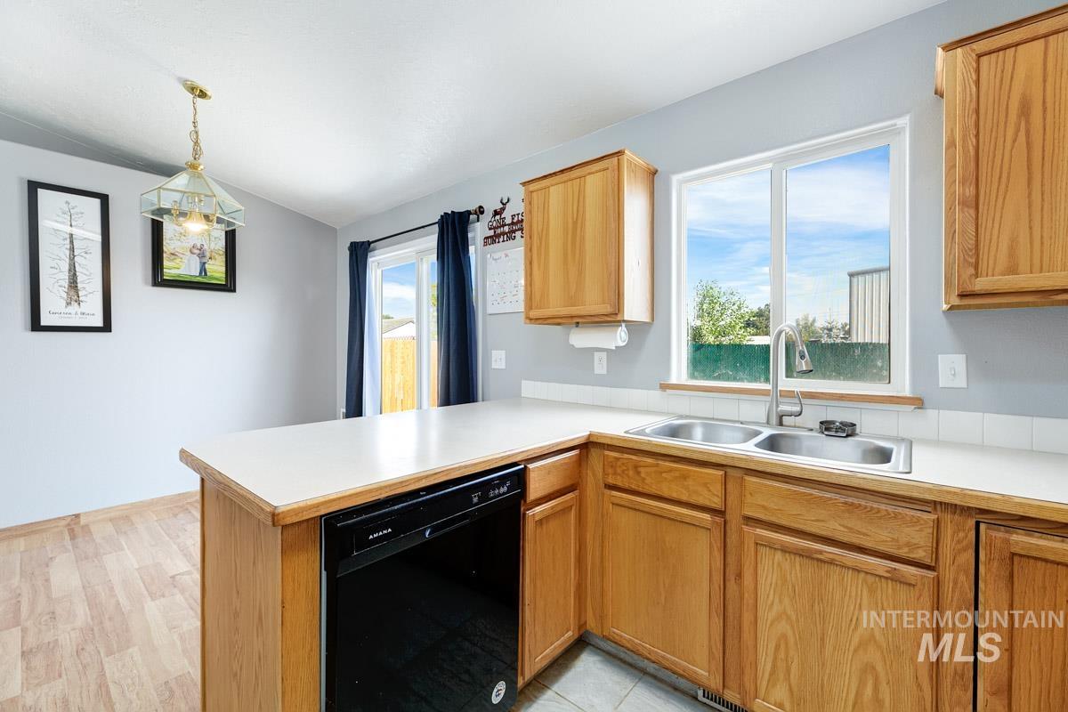710 W Gina Property Photo 4