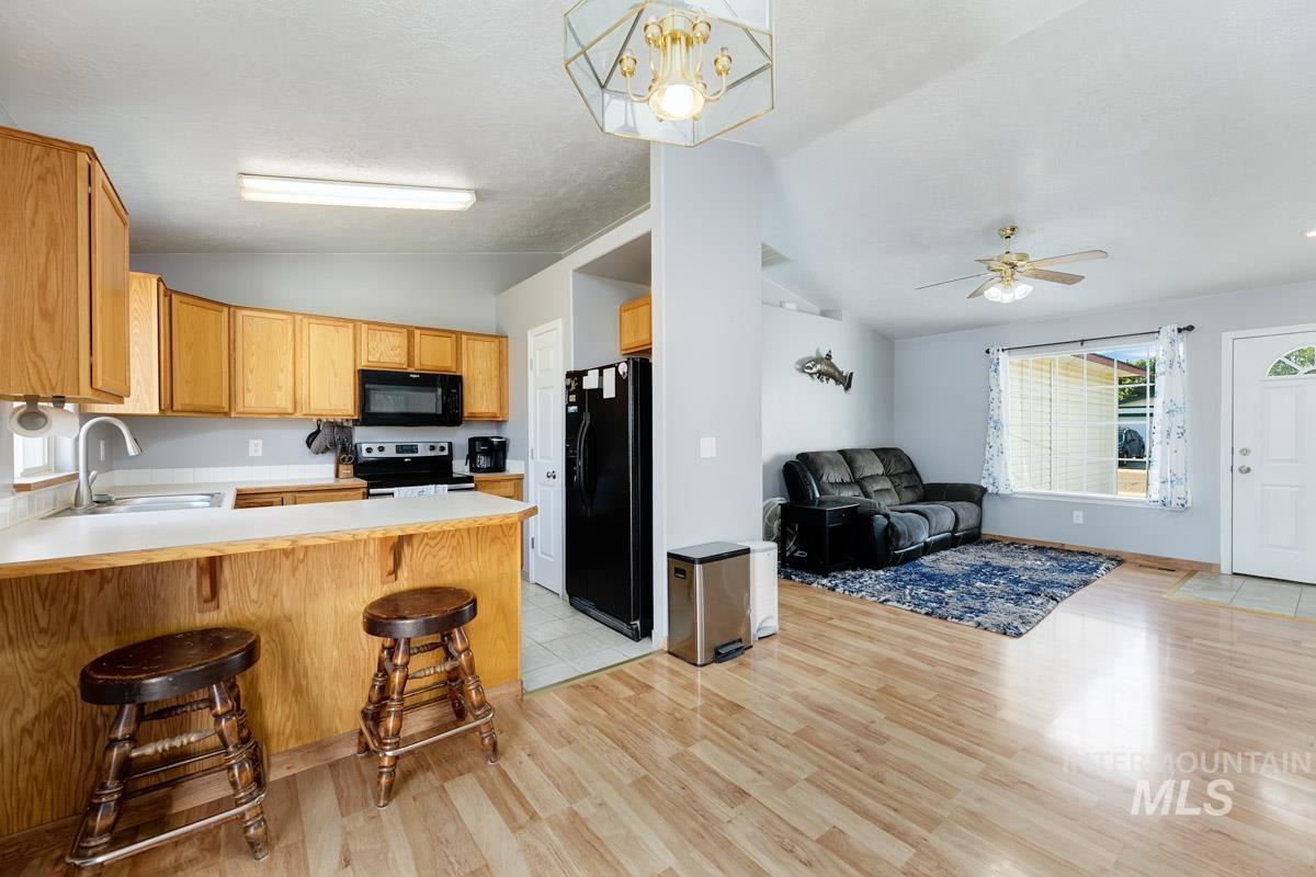 710 W Gina Property Photo 5