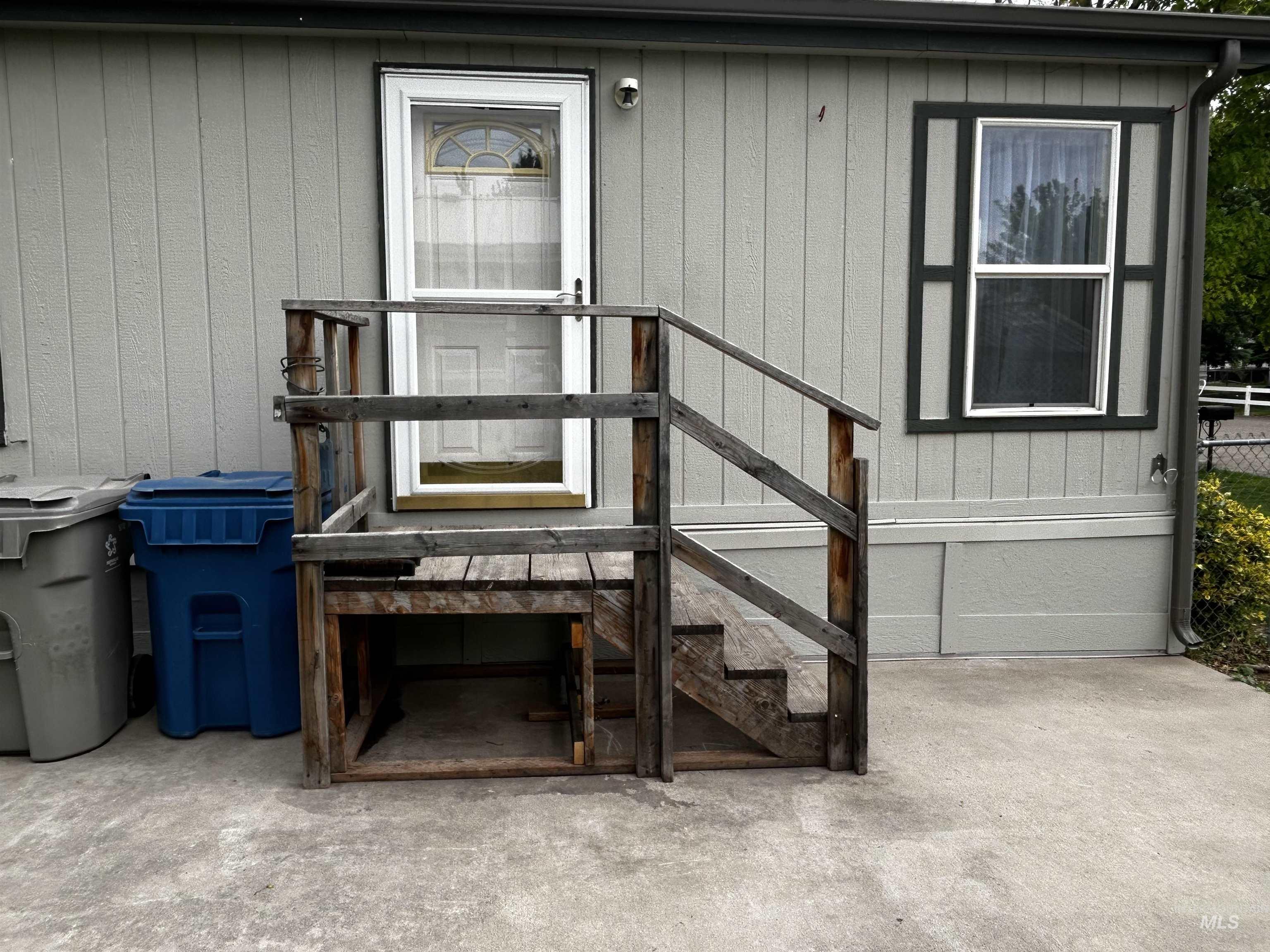 905 Long Valley Property Photo 2