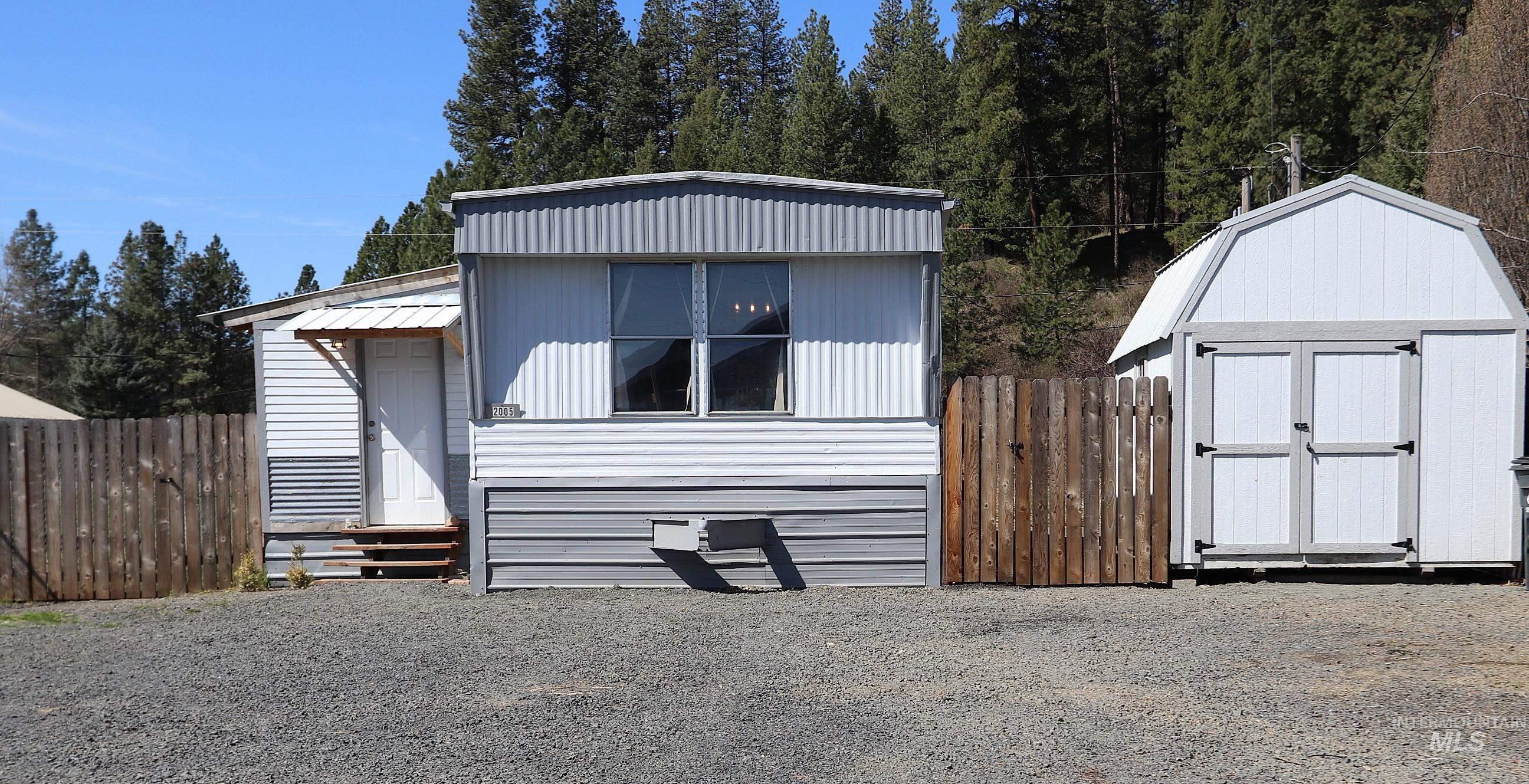 2005 Deary Street Property Photo