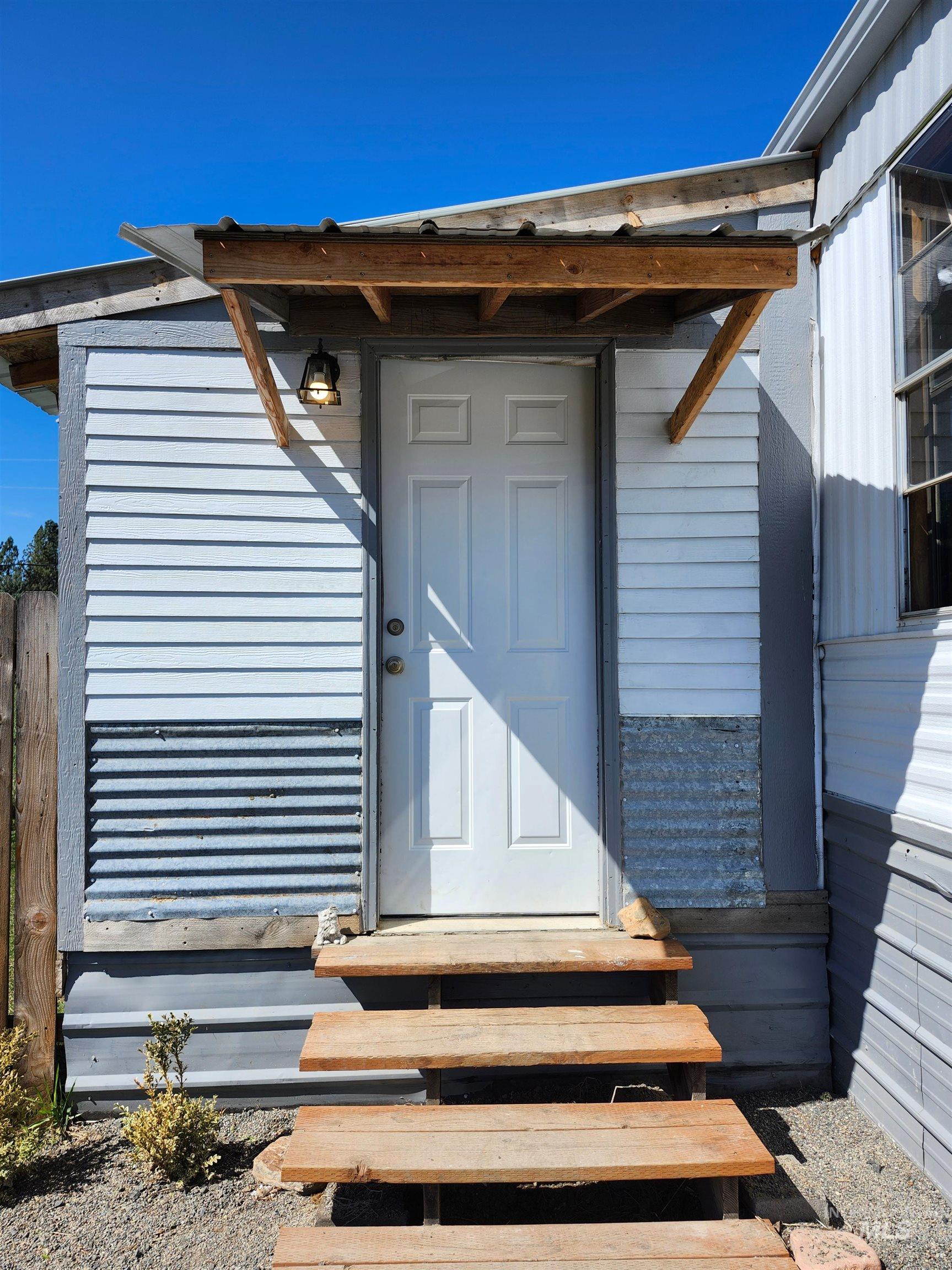 2005 Deary Street Property Photo 4