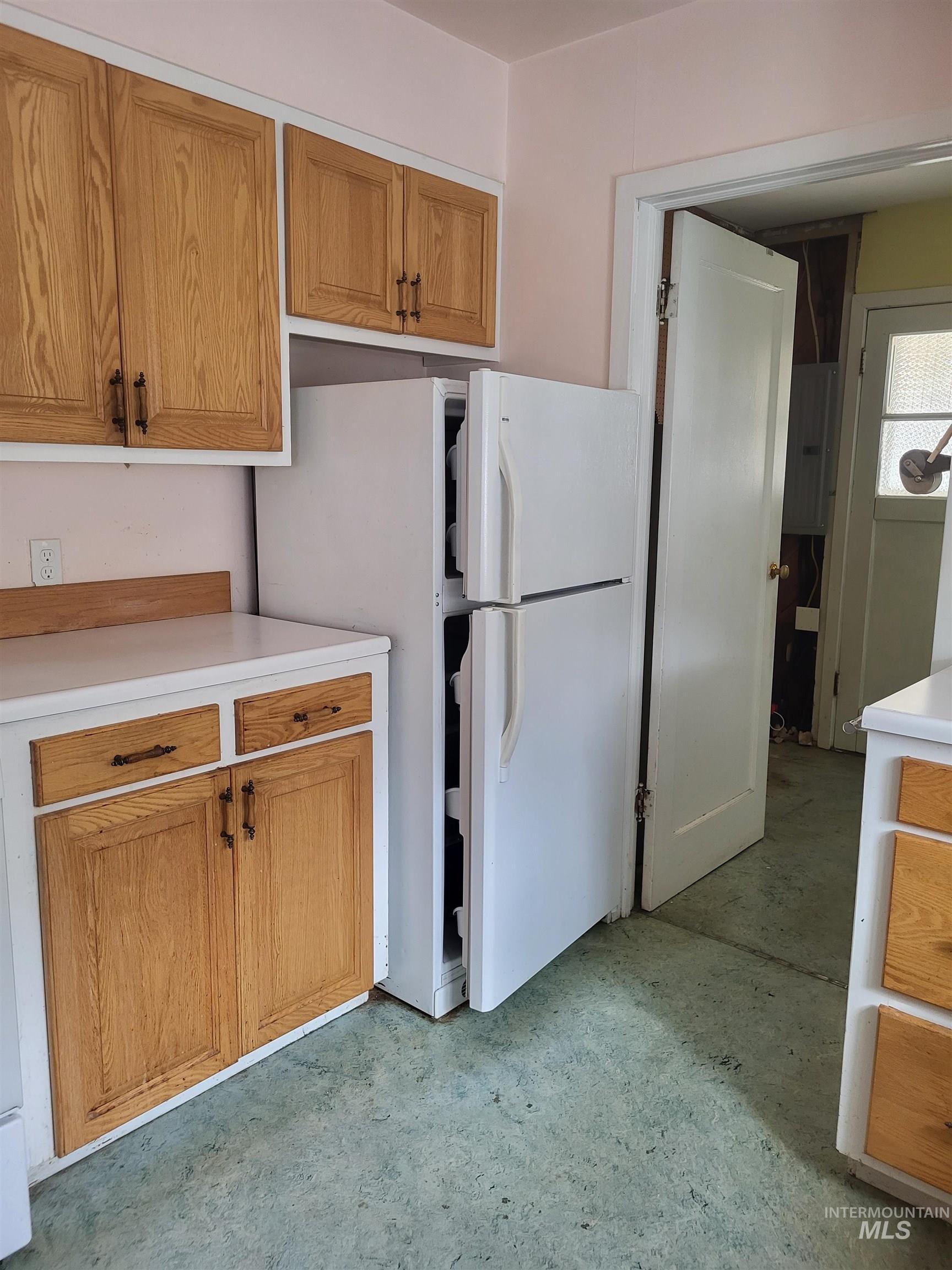 240 N D Street Property Photo 10