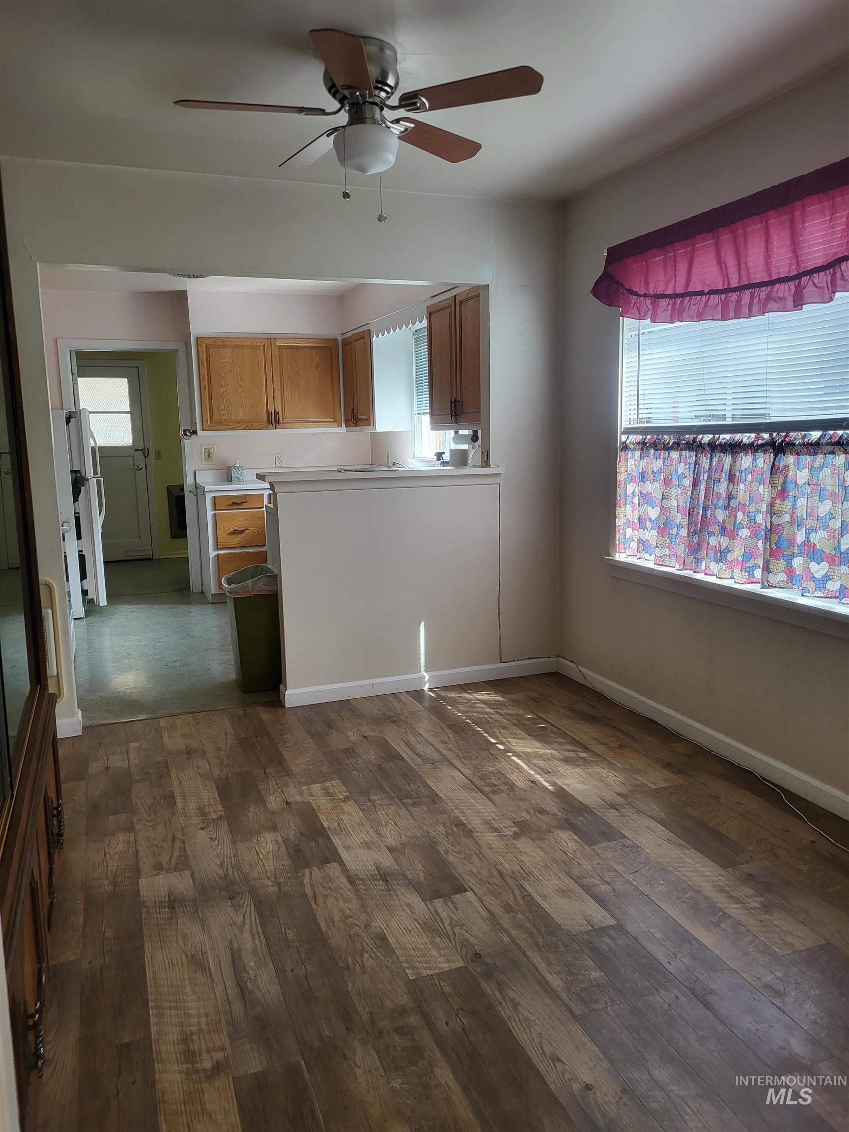 240 N D Street Property Photo 14