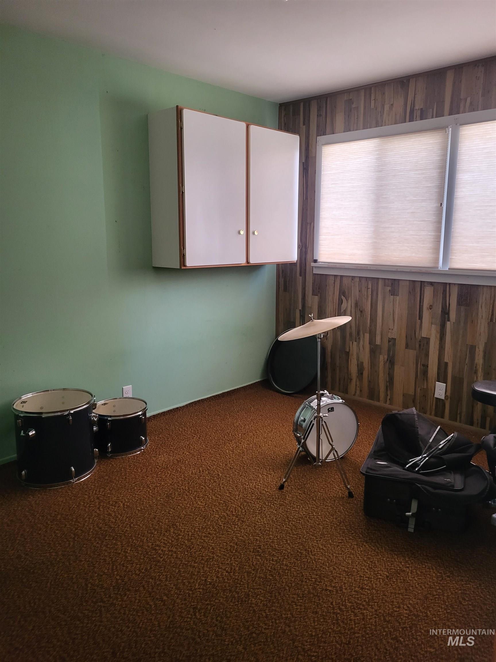 240 N D Street Property Photo 15