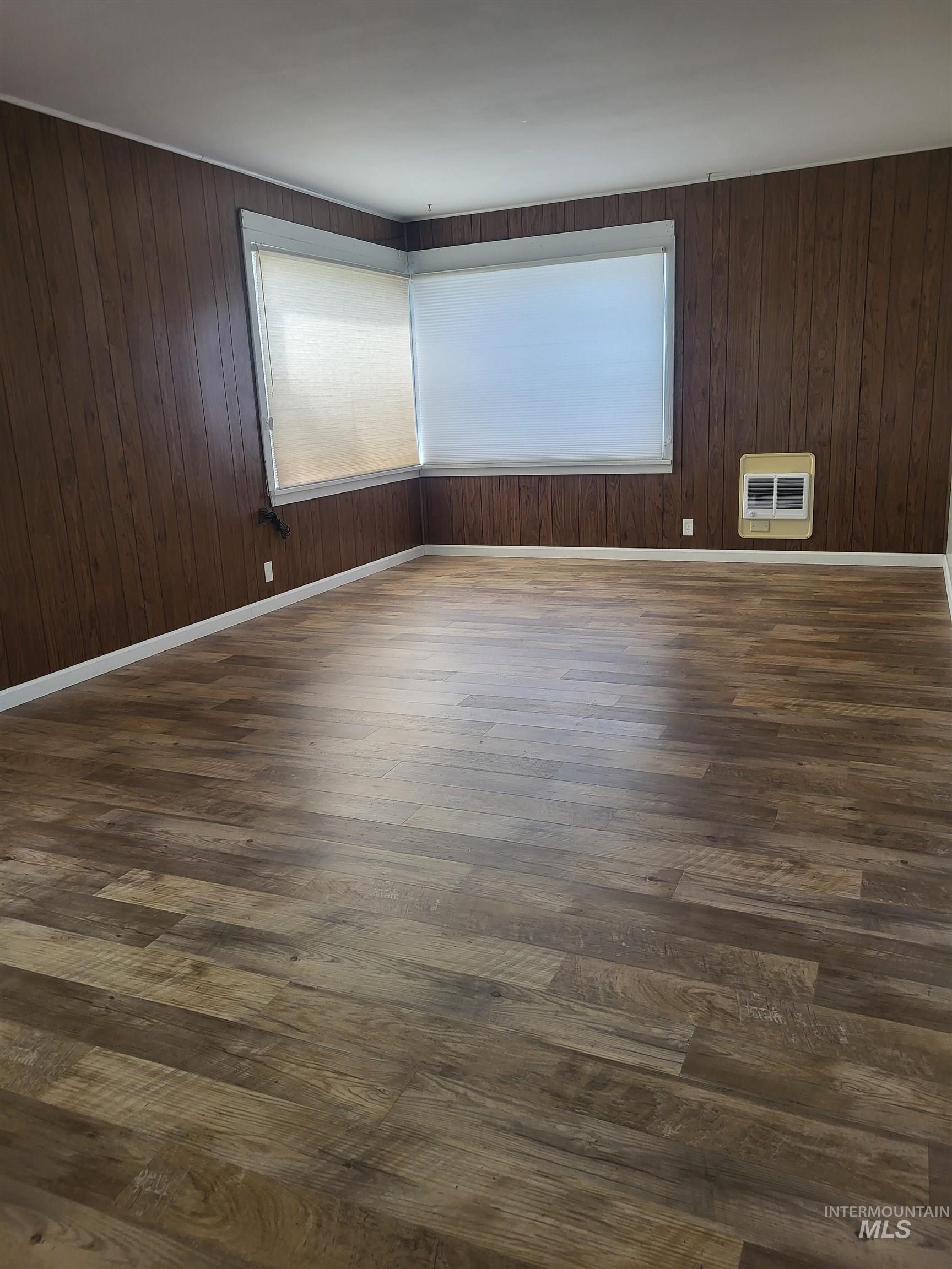 240 N D Street Property Photo 18