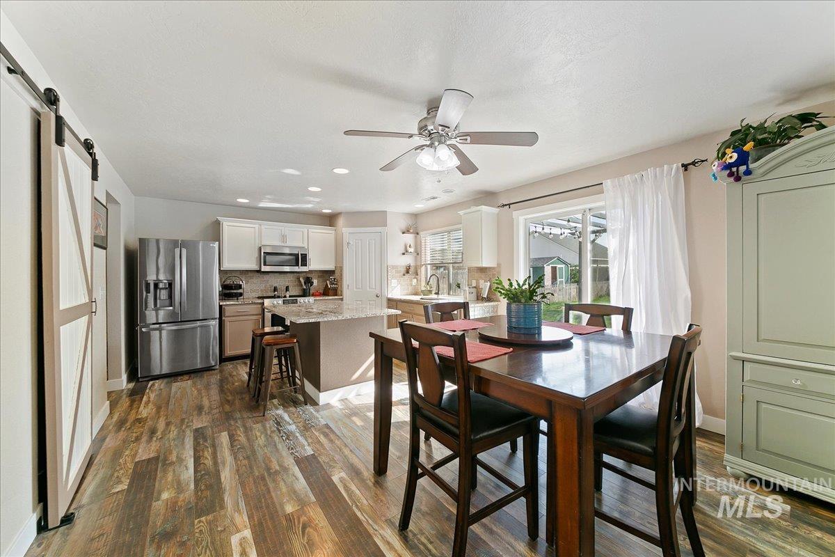 1110 N Finsbury Avenue Property Photo 14