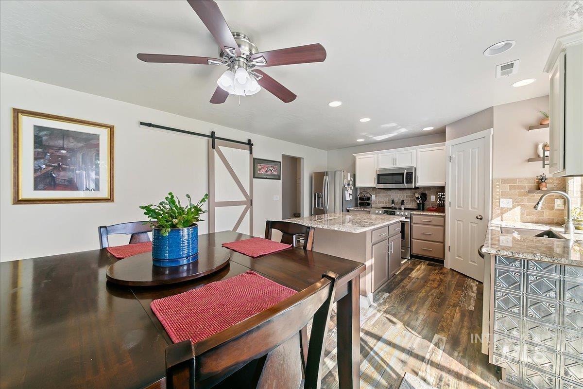 1110 N Finsbury Avenue Property Photo 17