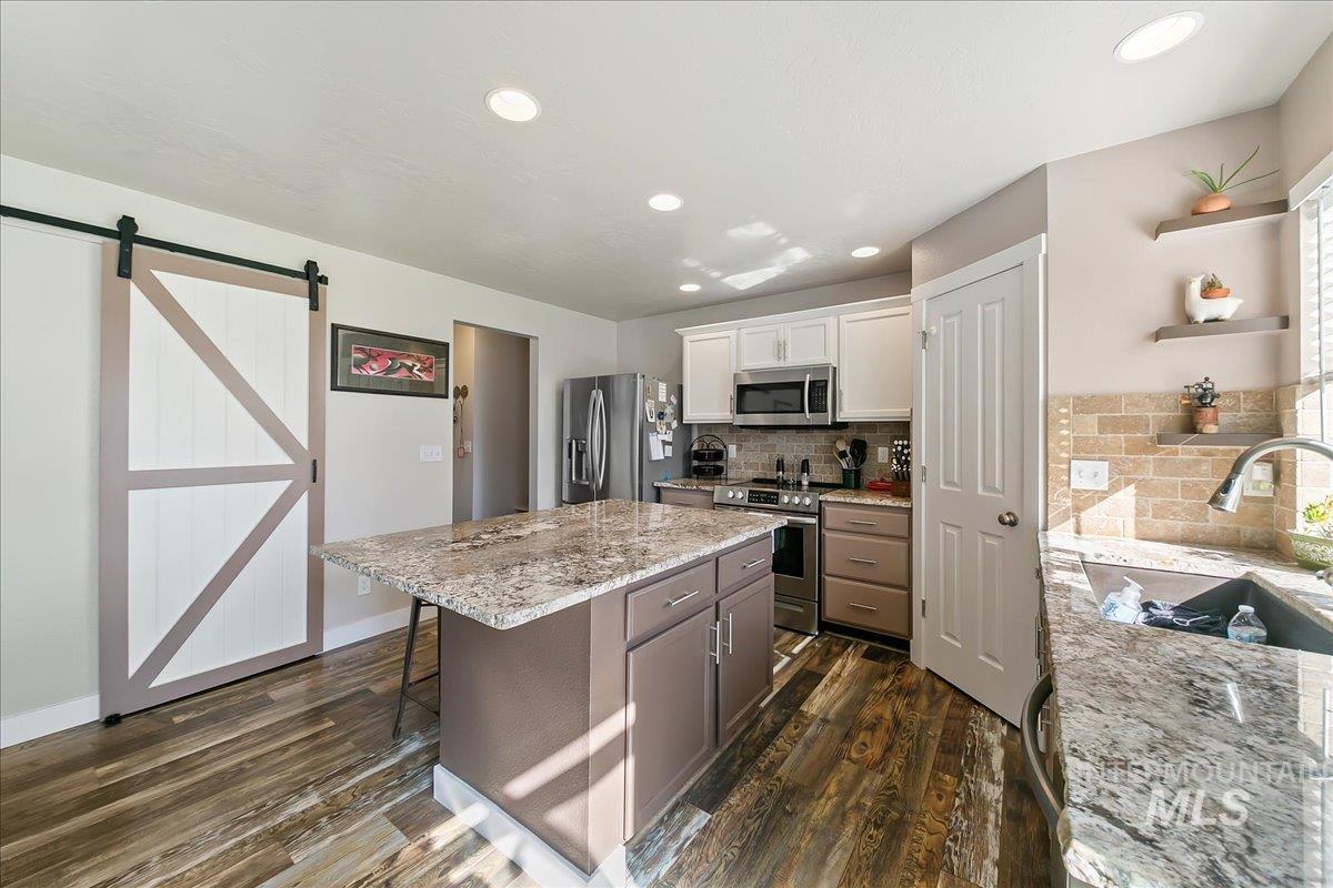 1110 N Finsbury Avenue Property Photo 18