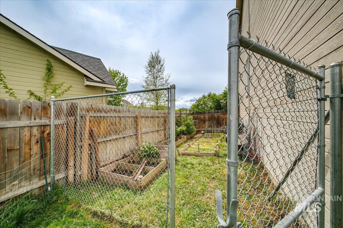1110 N Finsbury Avenue Property Photo 38