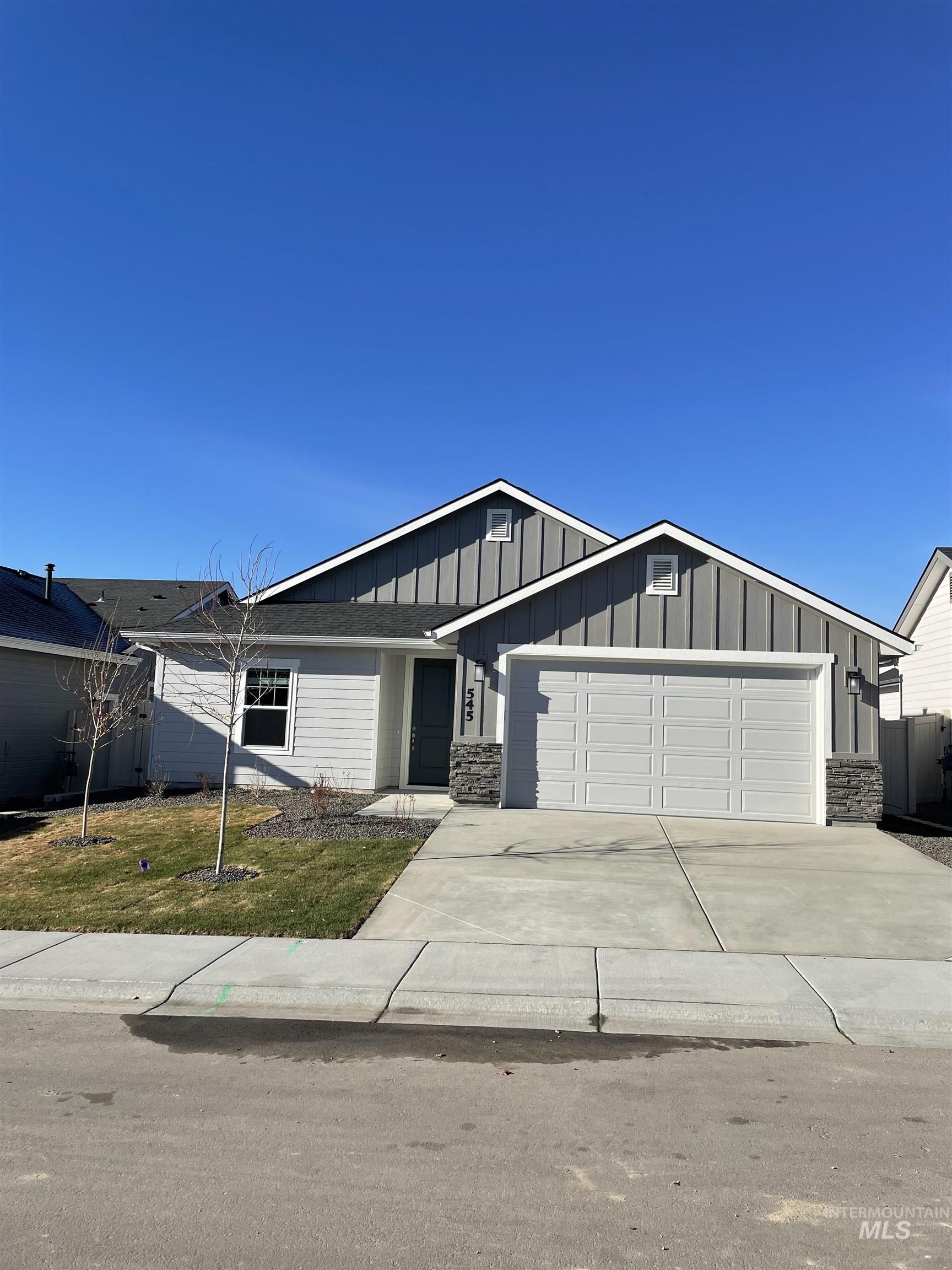 545 S Jake Ave. Property Photo 1