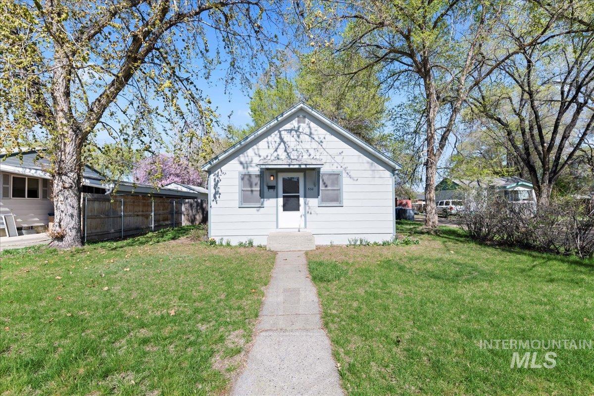 530 S 3rd E St Property Photo