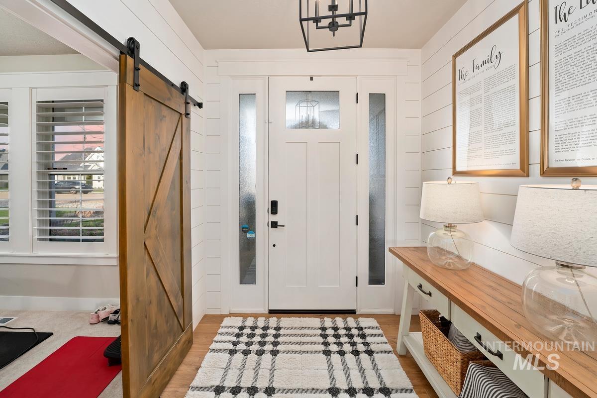 15111 Pinehurst Way Property Photo 3