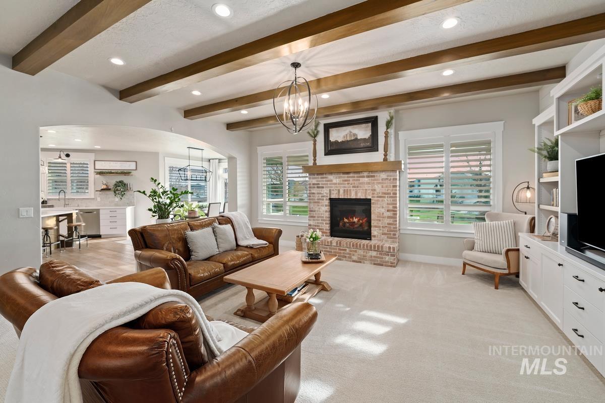 15111 Pinehurst Way Property Photo 4