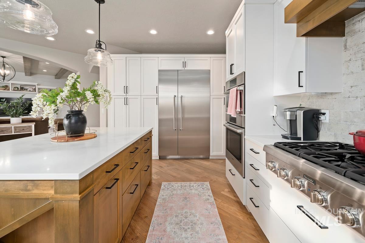 15111 Pinehurst Way Property Photo 10