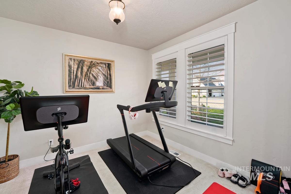 15111 Pinehurst Way Property Photo 14