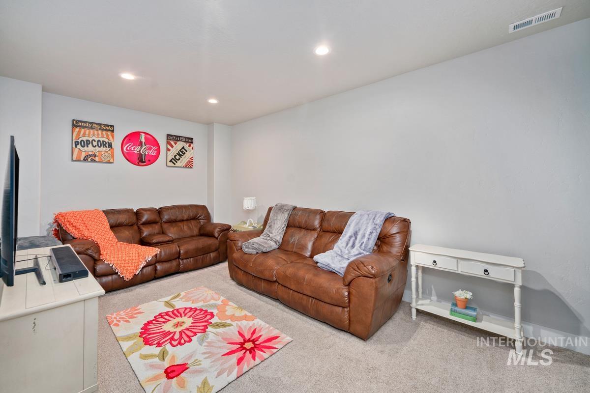 15111 Pinehurst Way Property Photo 26