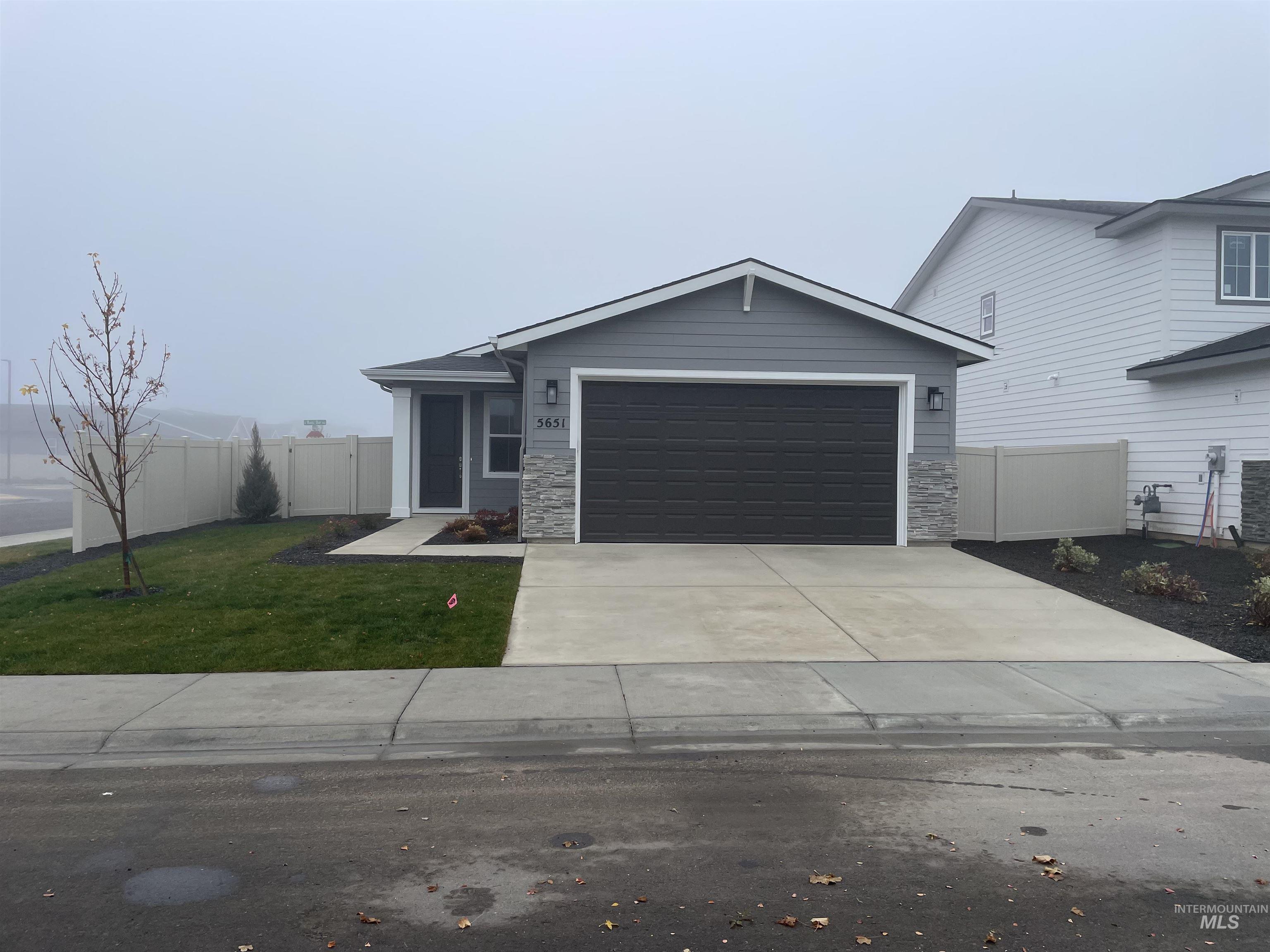 5651 N Backfire Way Property Photo 1