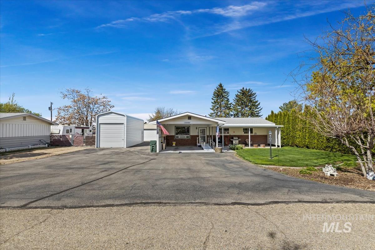 15885 Ellis Property Photo