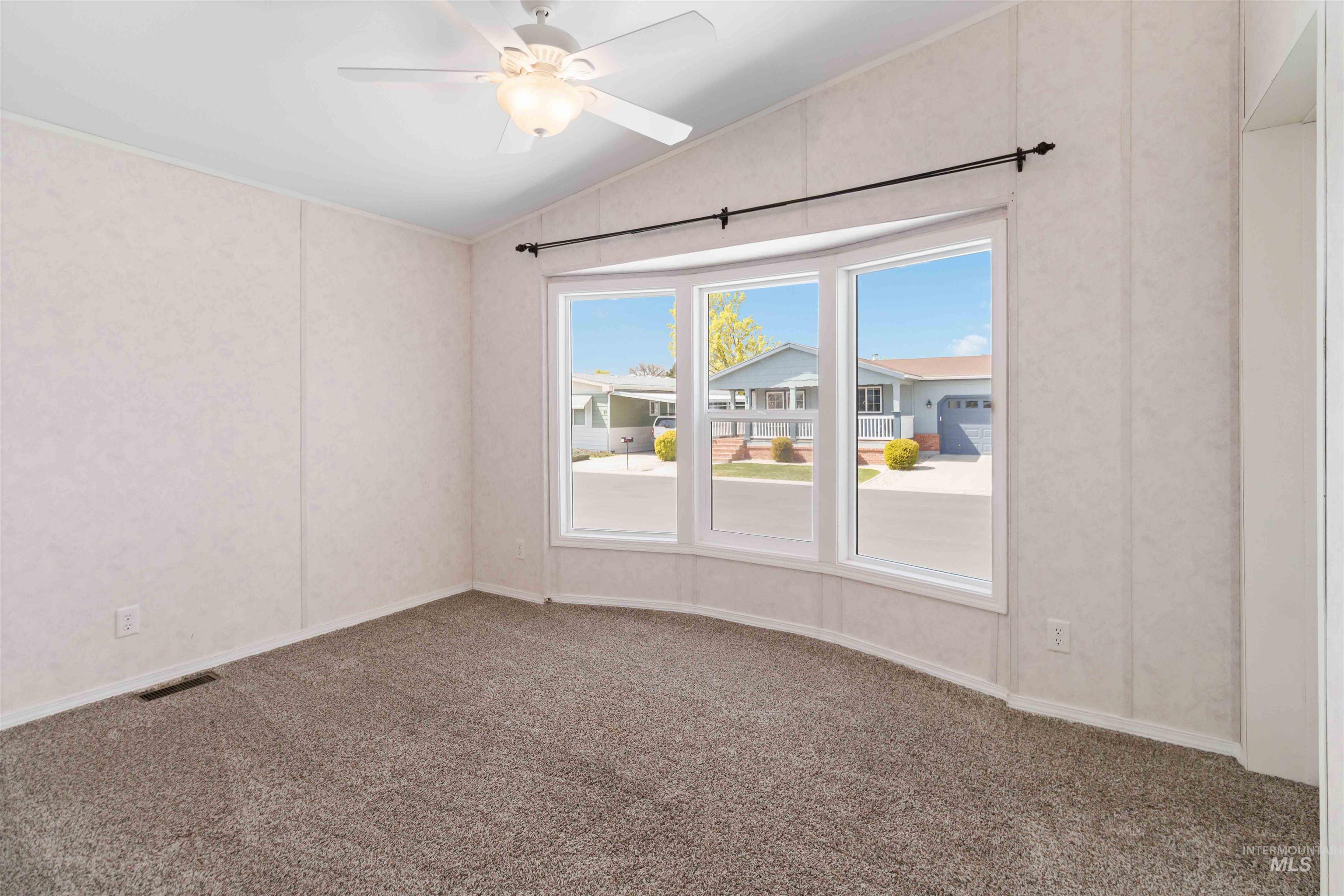 9390 Ustick Property Photo 16