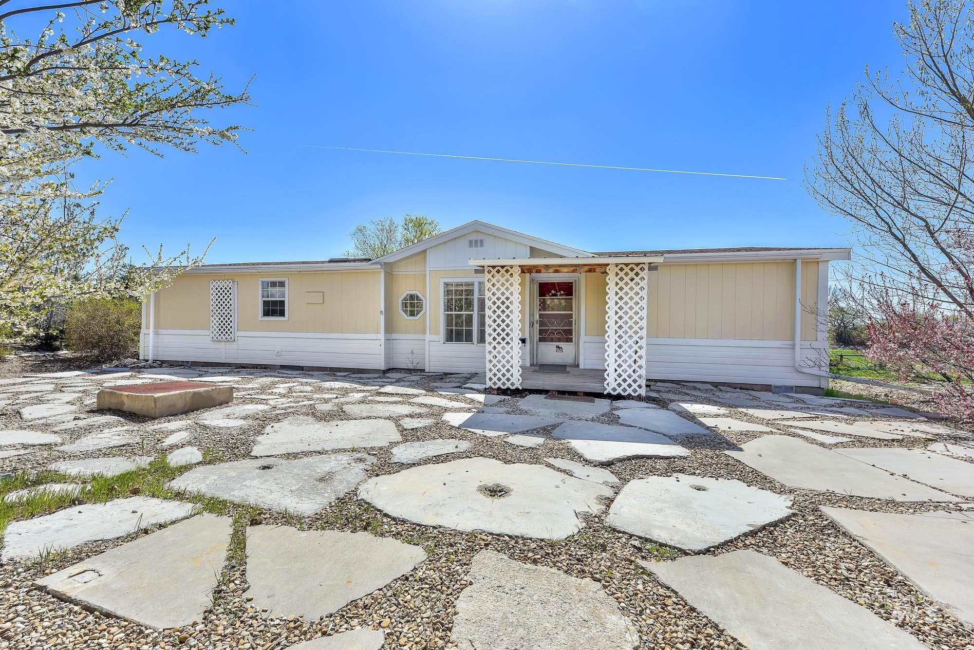 16753 Oasis Rd Property Photo 1
