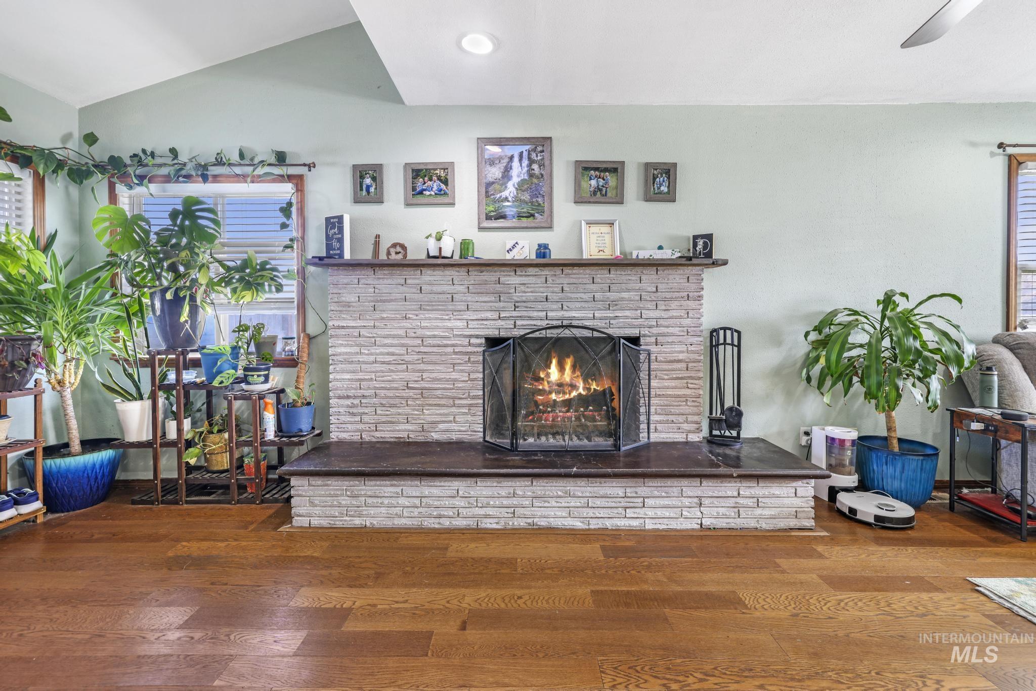 706 Utah St Property Photo 4